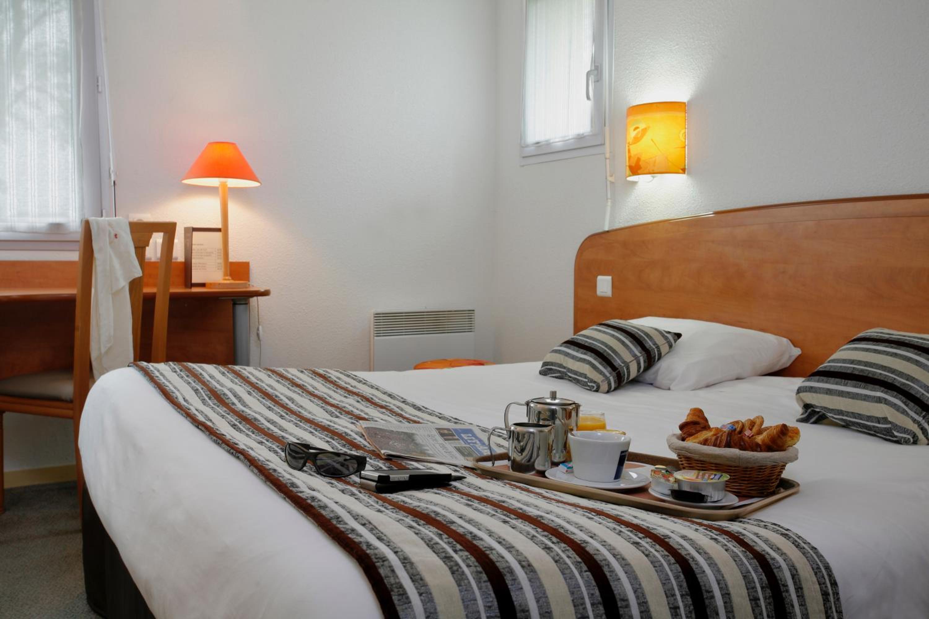 Standard Double Room - Photo 2