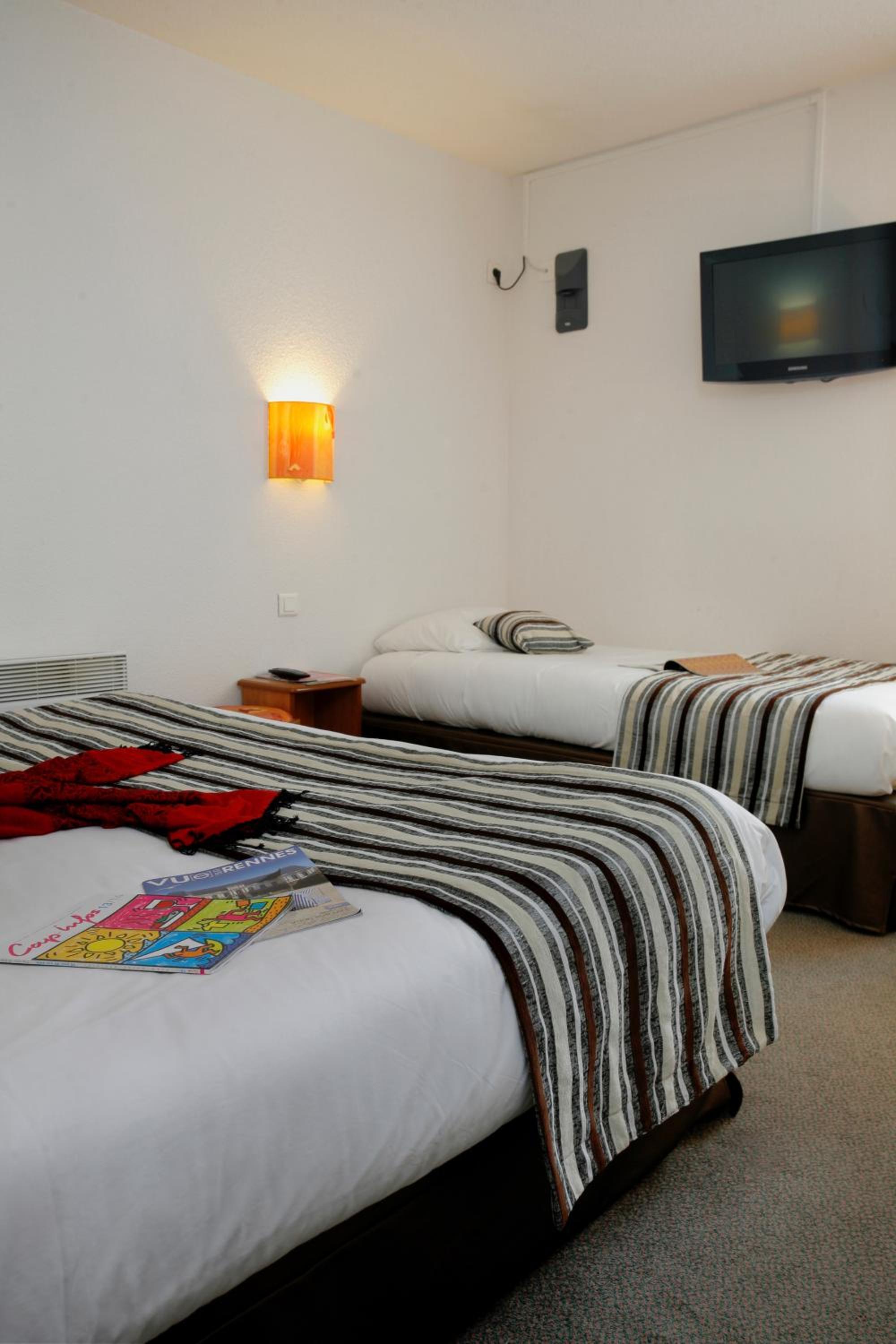 Standard Triple Room - Photo 1