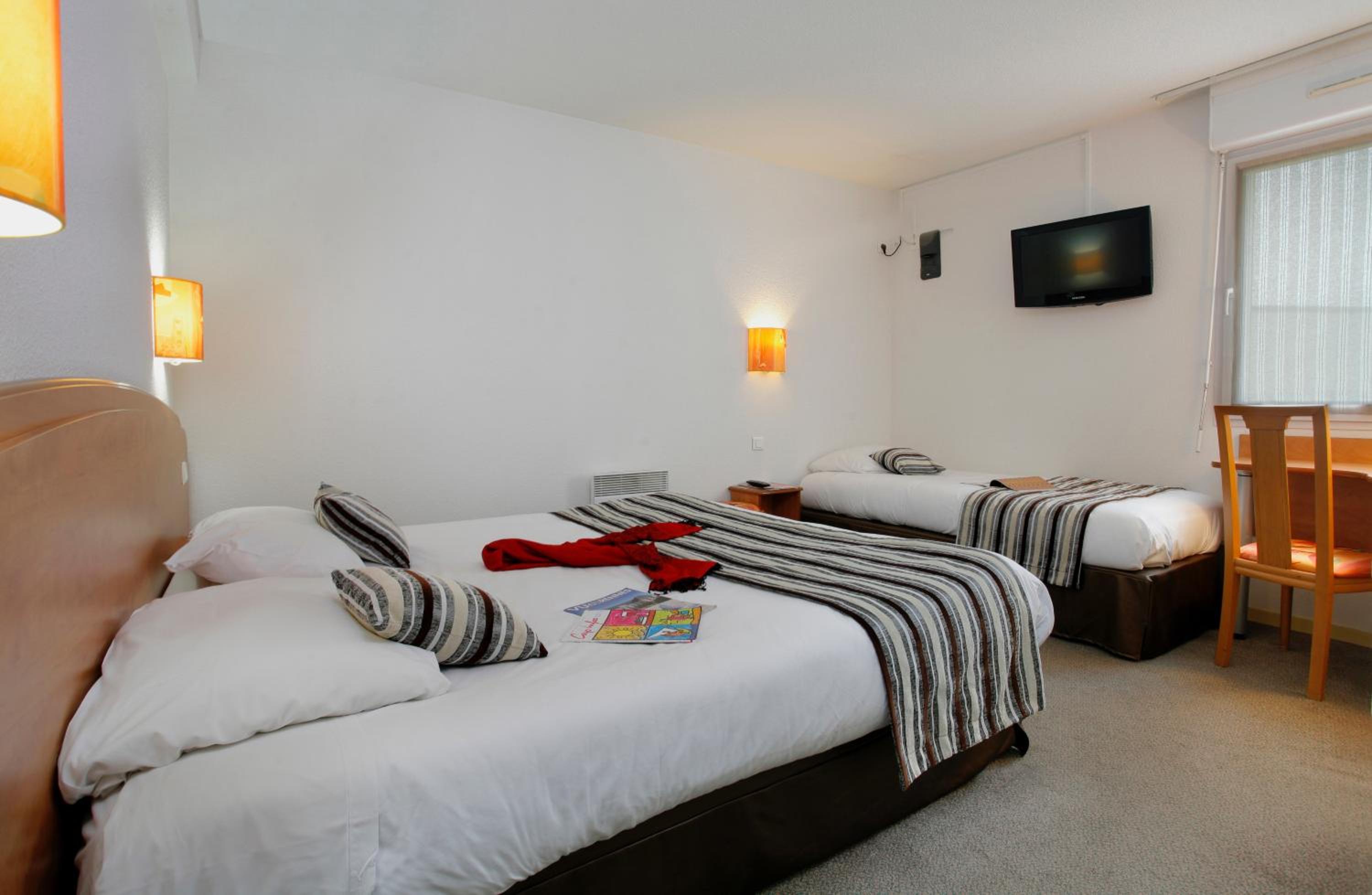 Standard Triple Room - Photo 2