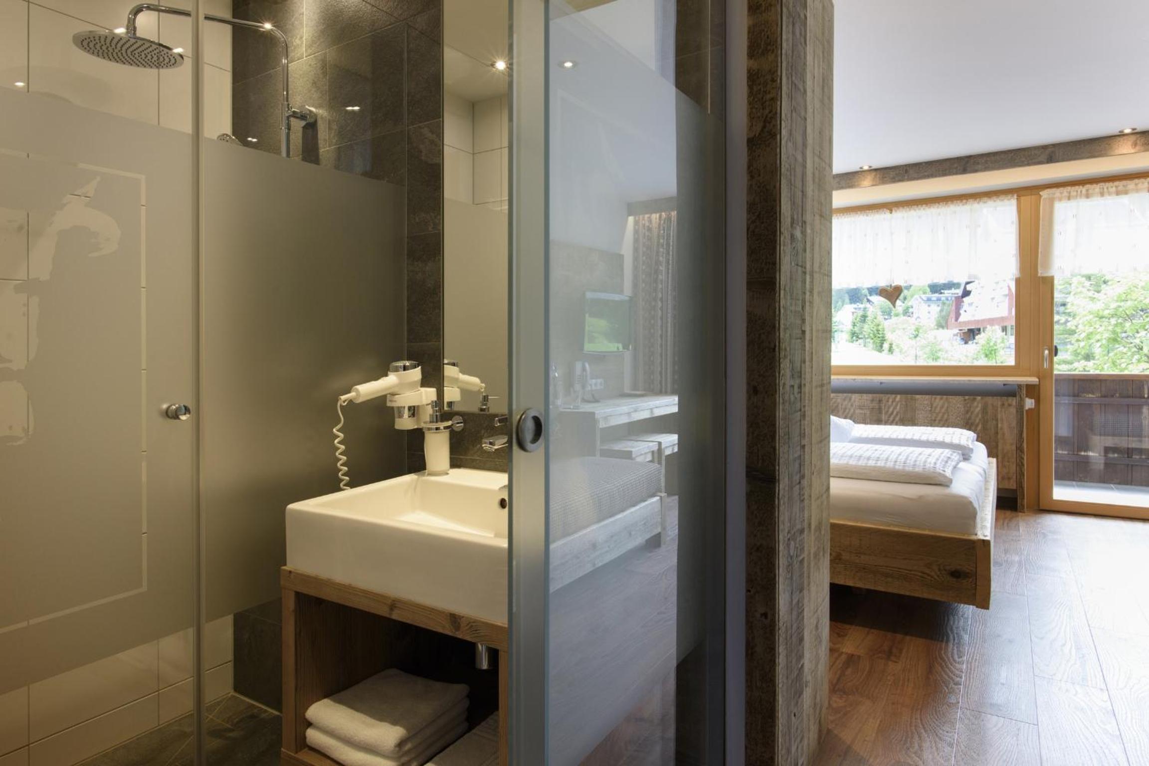 Double Room with Balcony photo 2