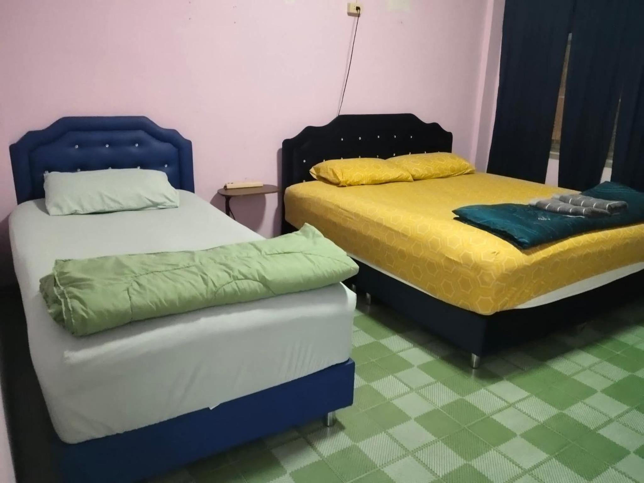 Economy Triple Room with Shared Bathroom