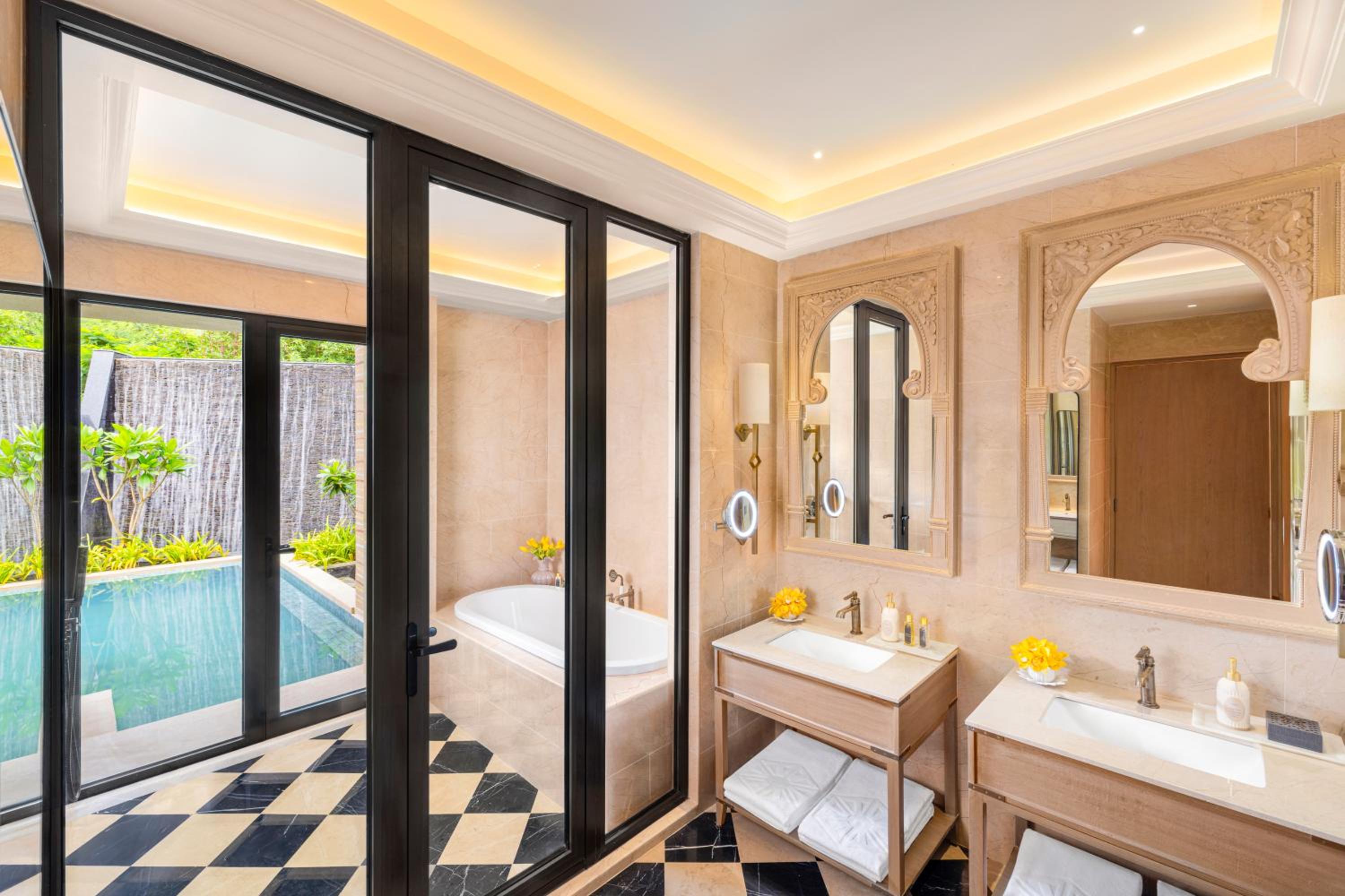Luxury Pool Villa