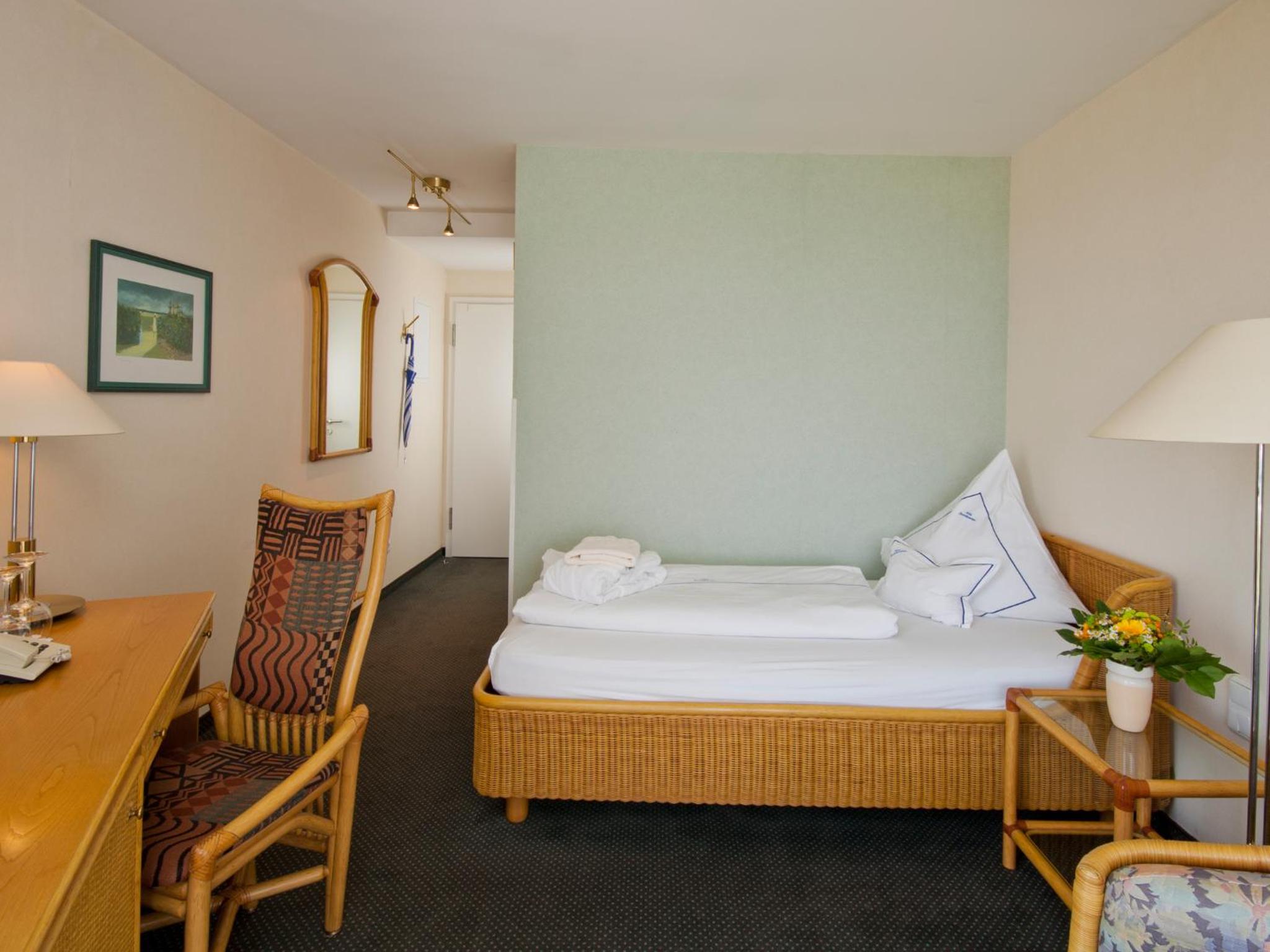 Single Room with Sea View photo 3