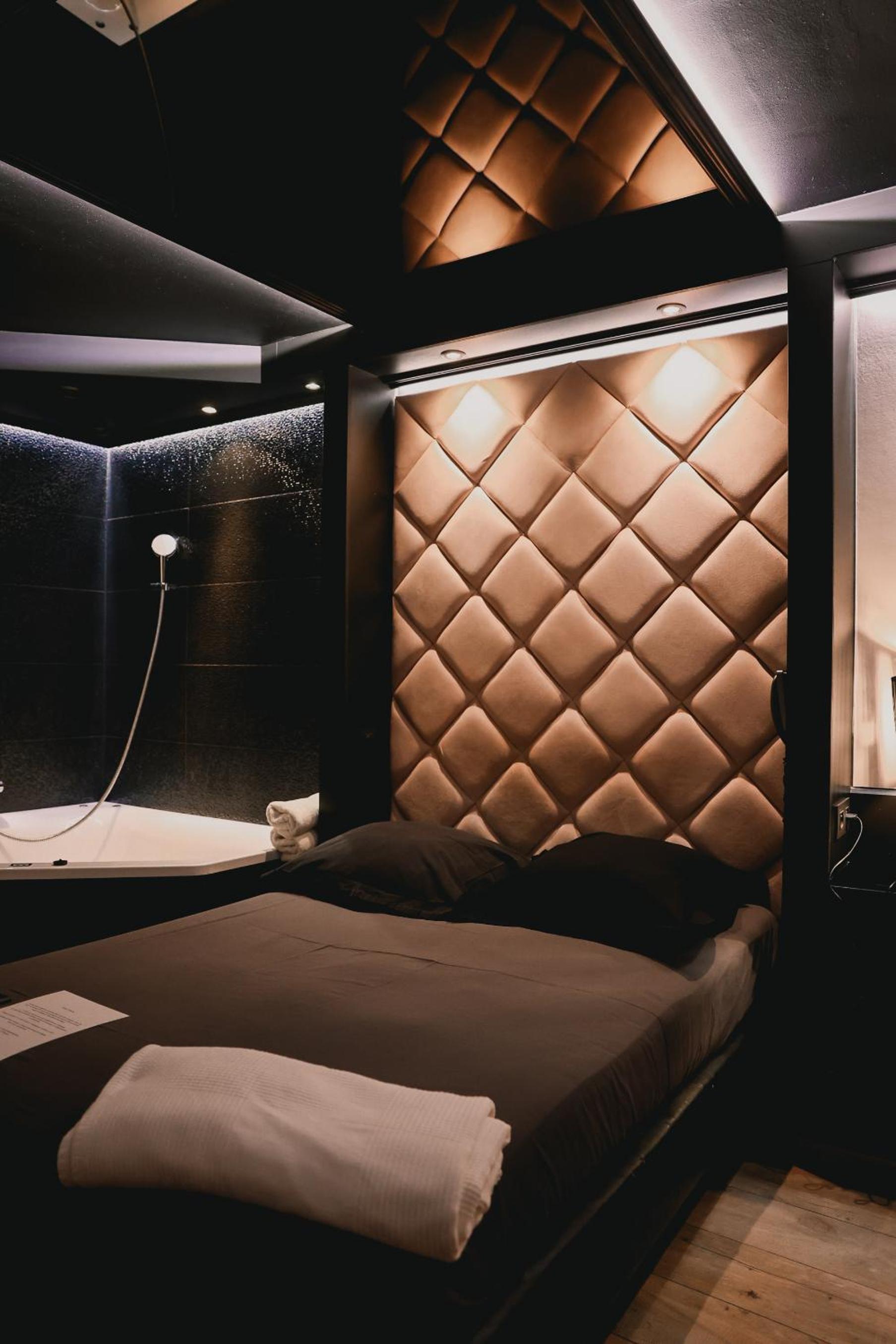Queen Room with Spa Bath - Photo 4