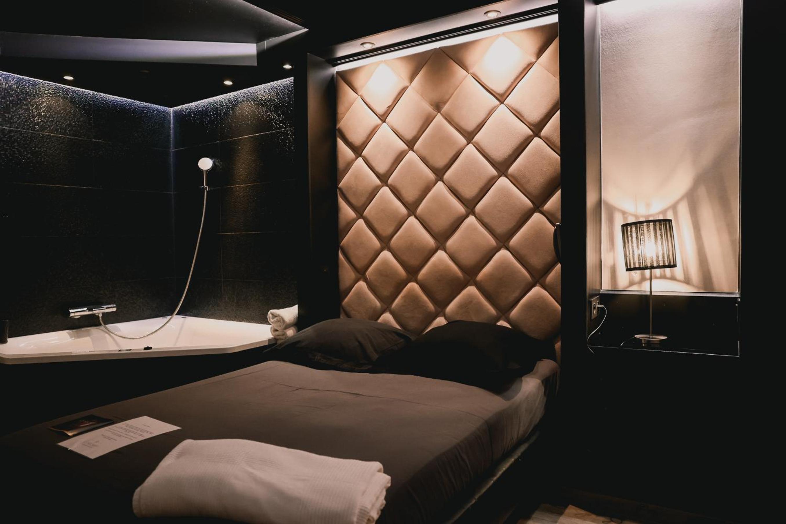 Queen Room with Spa Bath - Photo 3