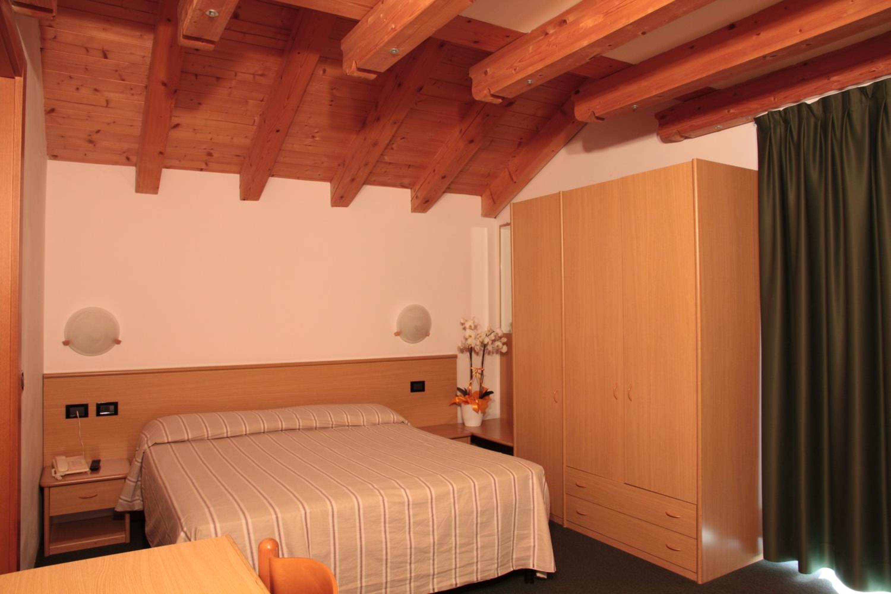Double or Twin Room photo 3