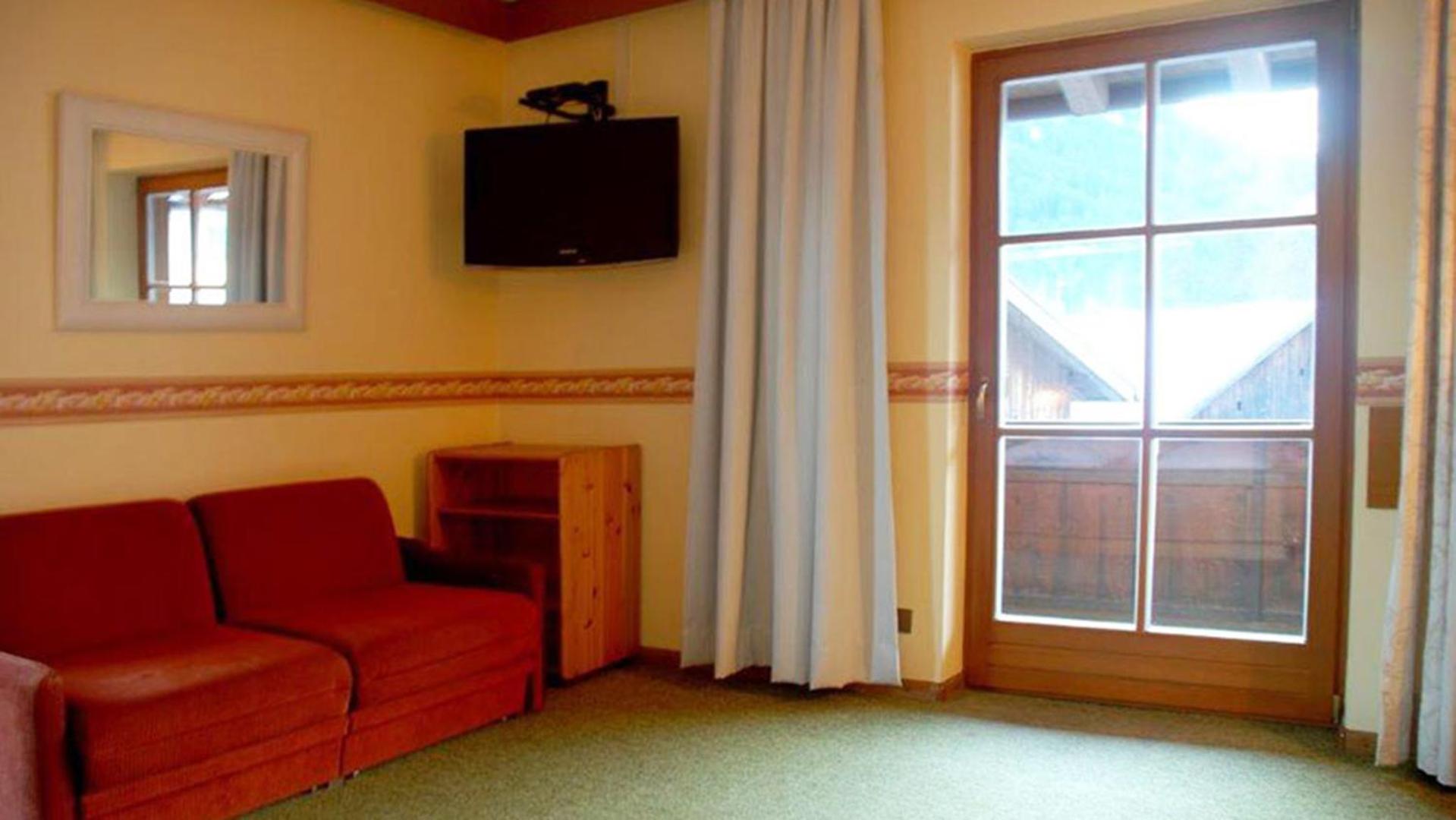 One-Bedroom Apartment with Balcony photo 1