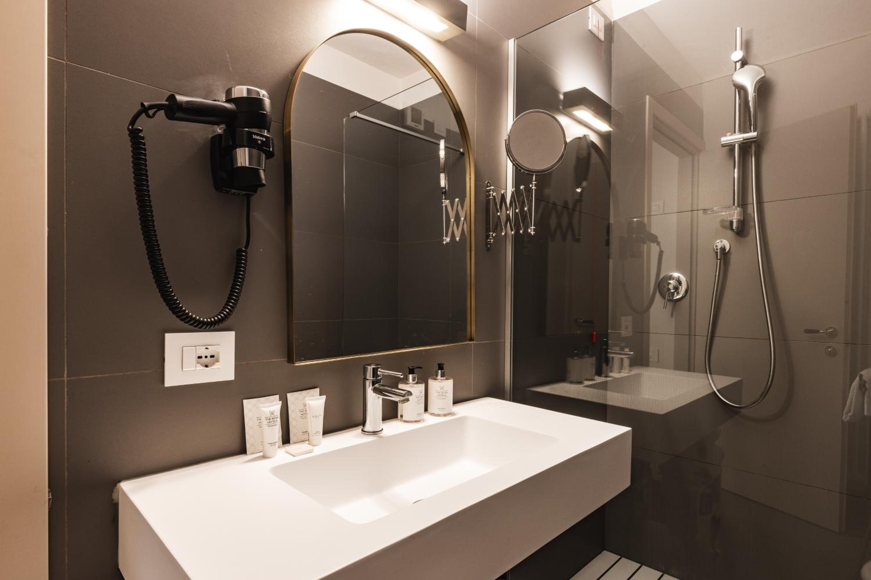 Classic Double or Twin Room - Photo 3