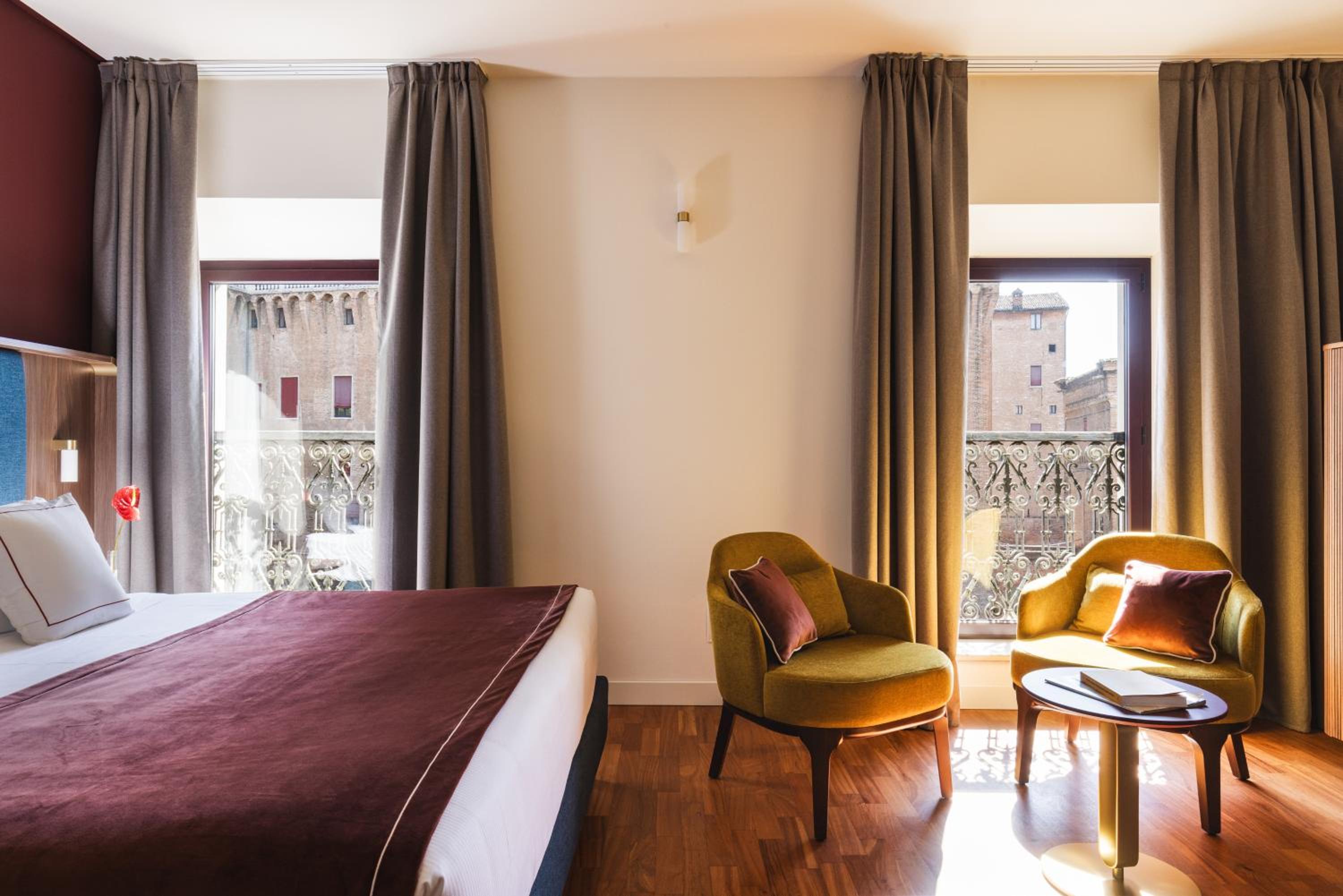 Deluxe Room - Photo 5