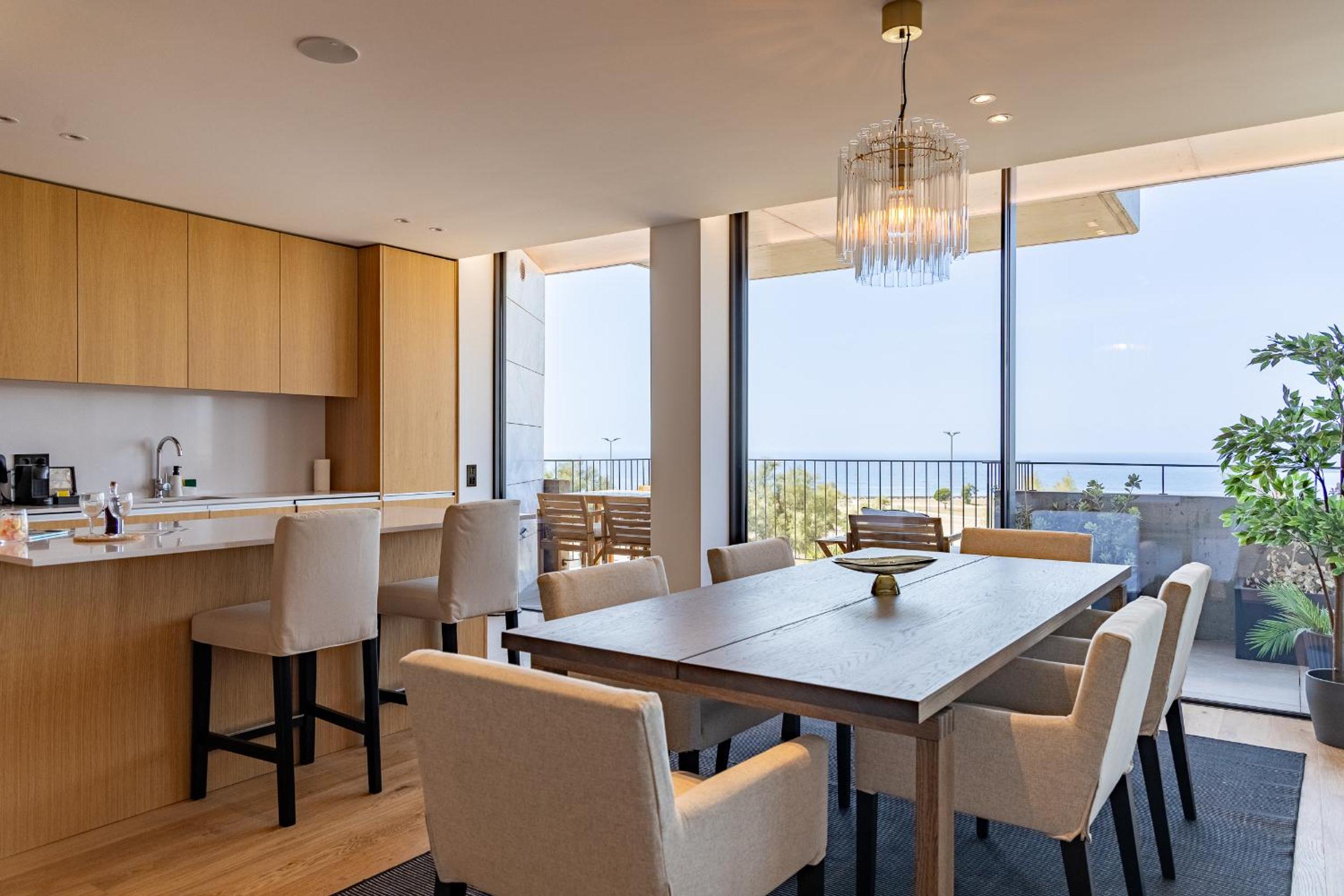Two-Bedroom Deluxe Apartment with Ocean View photo 3