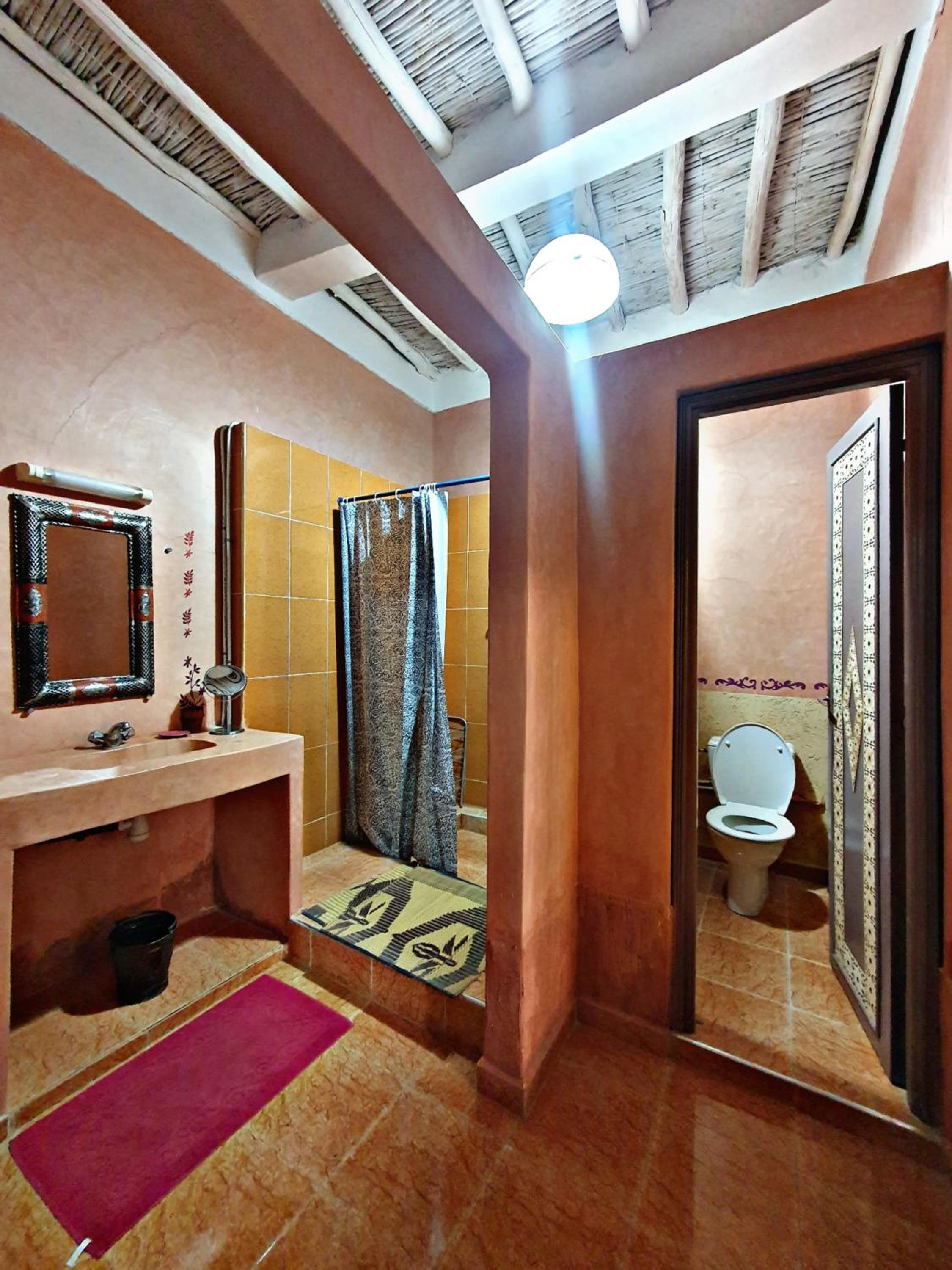 Deluxe Double Room with Shower photo 2