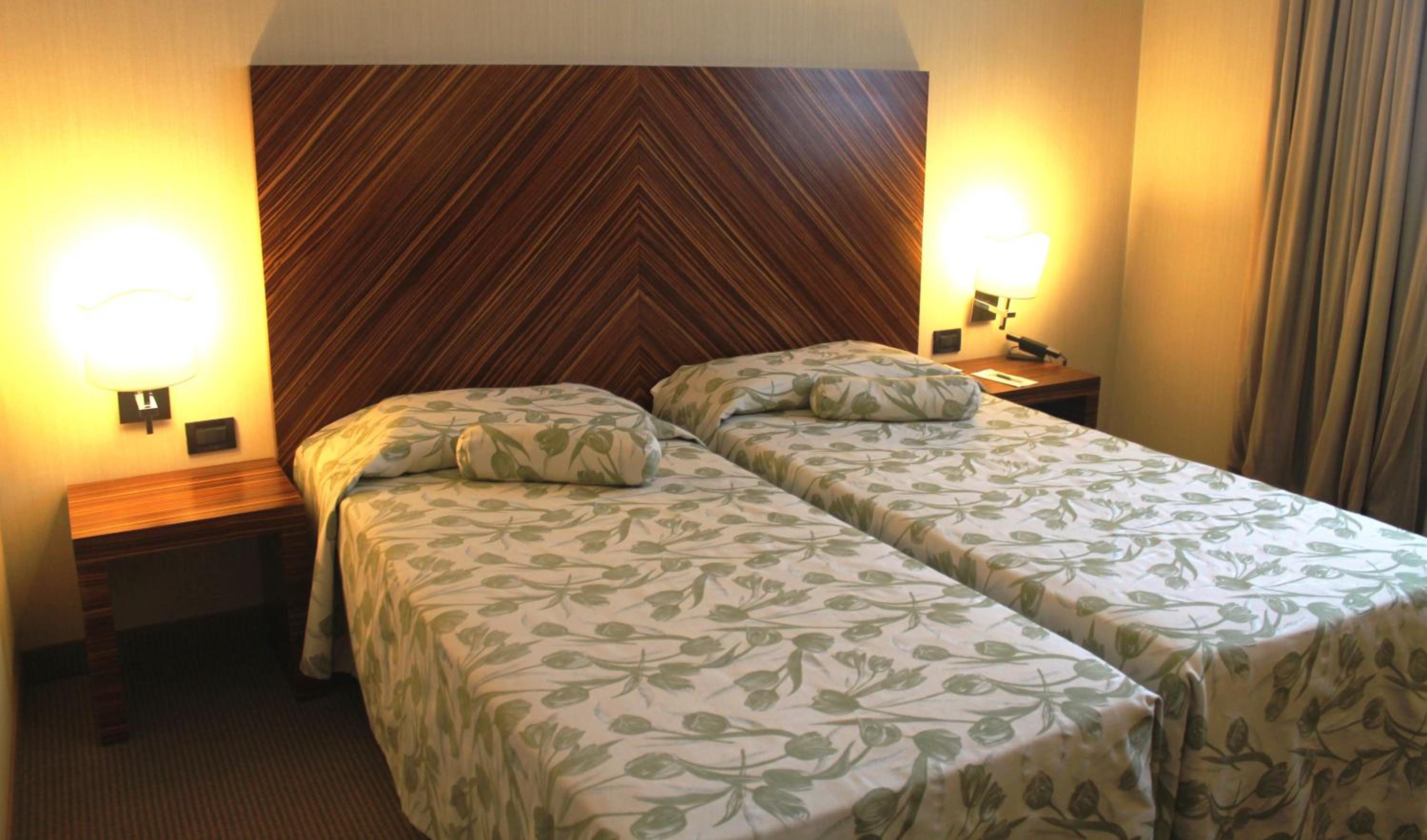 Double or Twin Room - Photo 3
