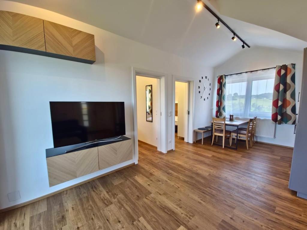 Two-Bedroom Apartment with Balcony photo 1