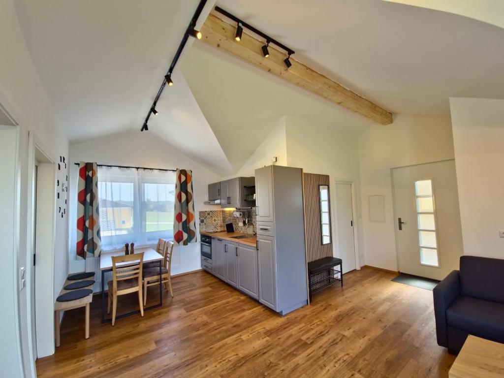 Two-Bedroom Apartment with Balcony photo 3