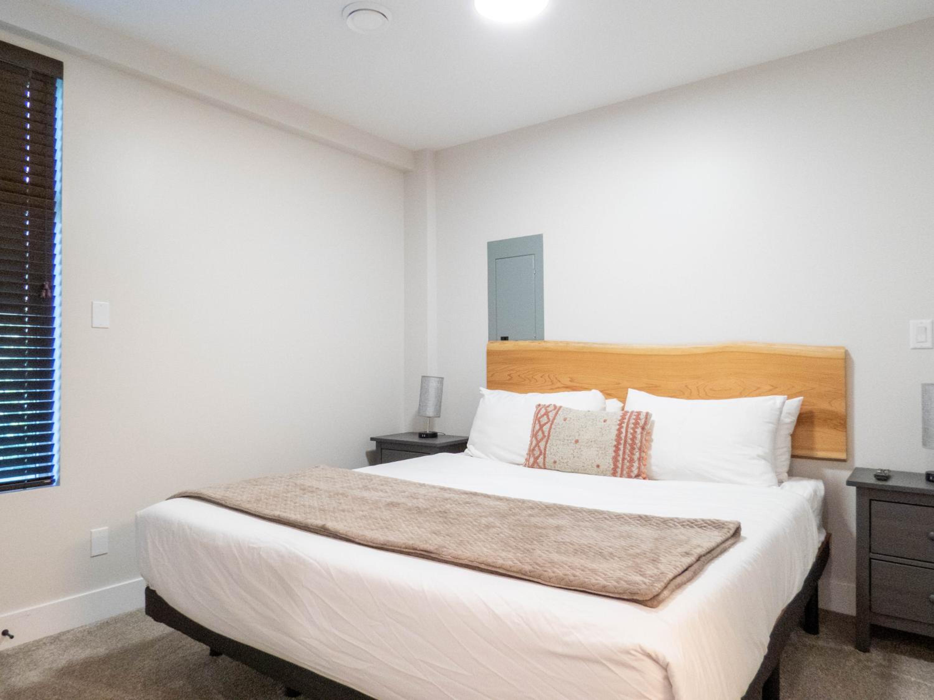 Three-Bedroom Apartment photo 2