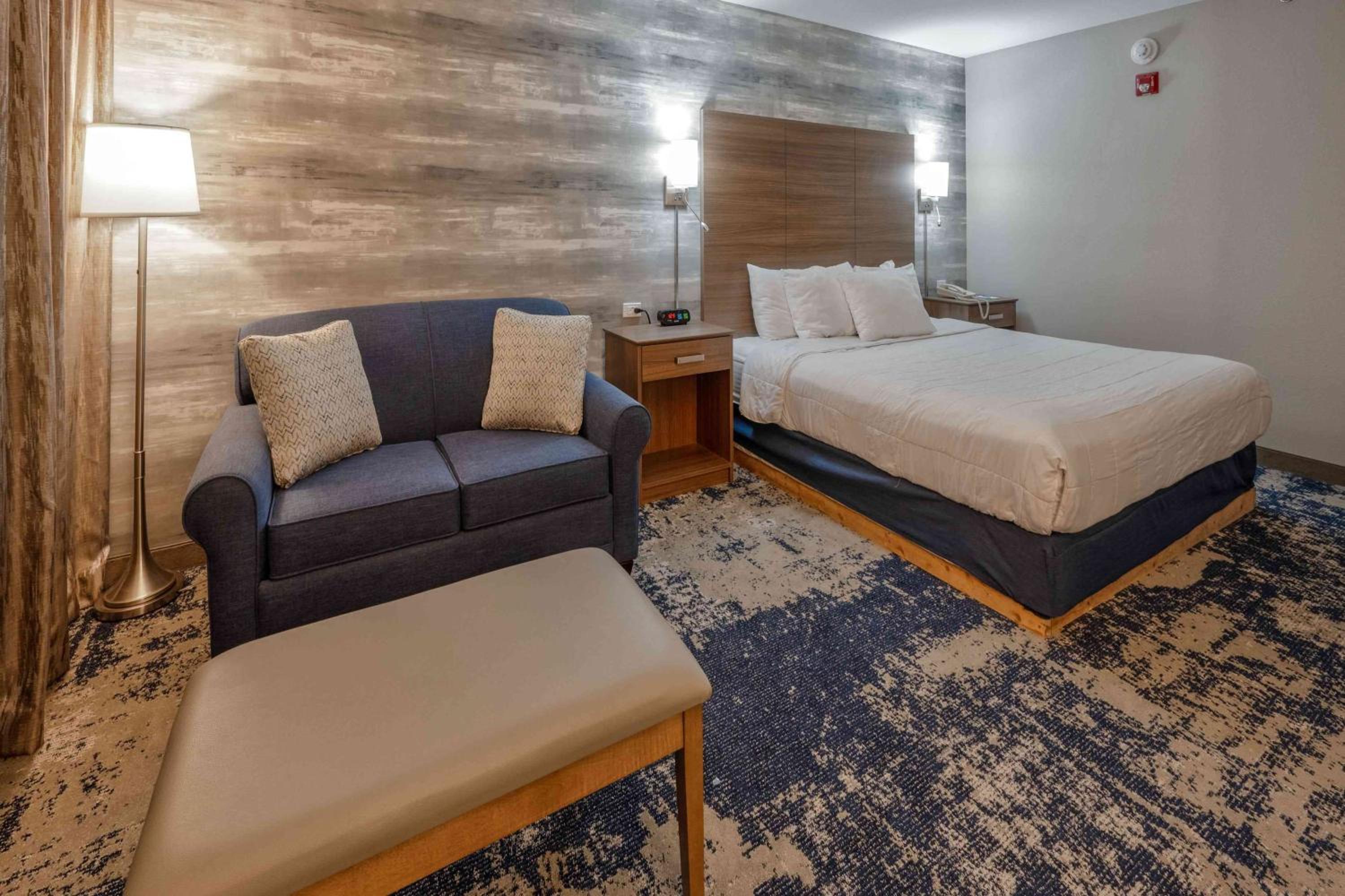Deluxe King Room