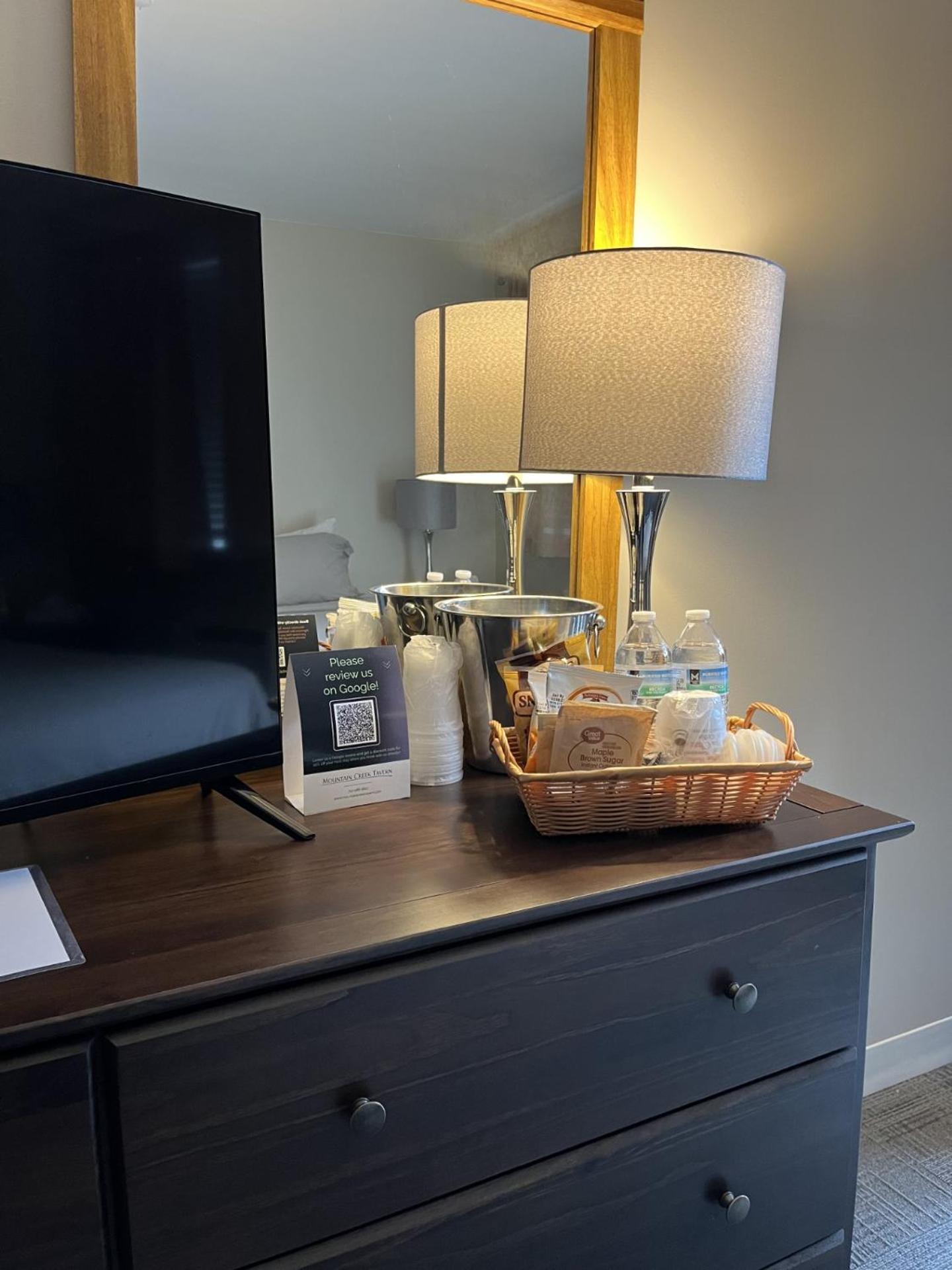 Queen Room - Disability Access - Photo 1