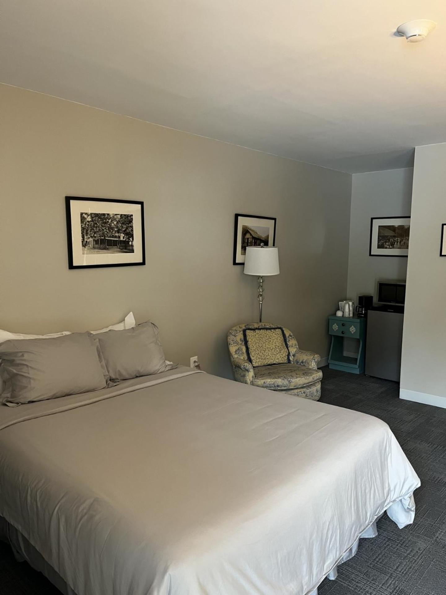 Queen Room - Disability Access - Photo 2