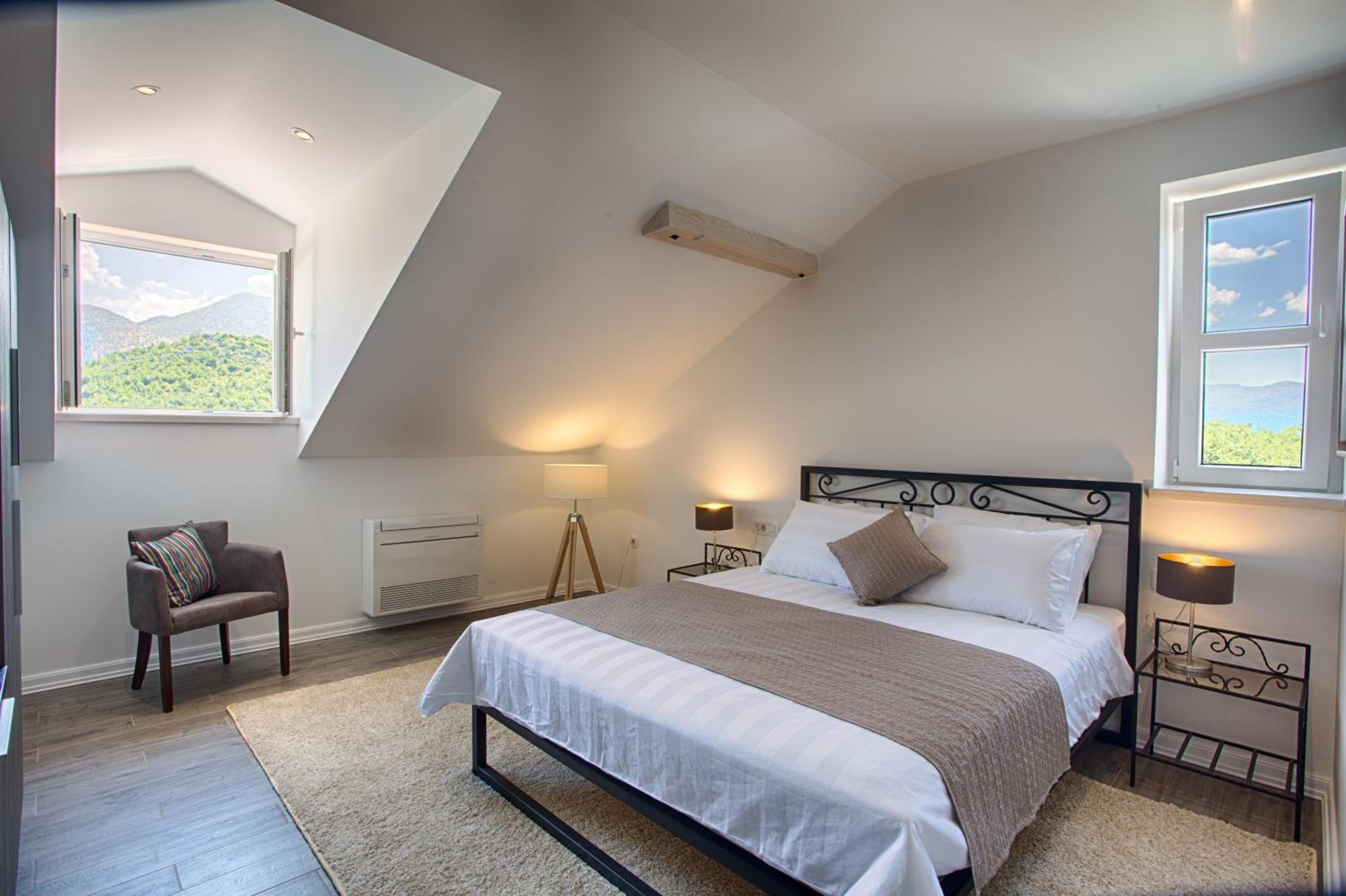 Double Room with Private Bathroom photo 2