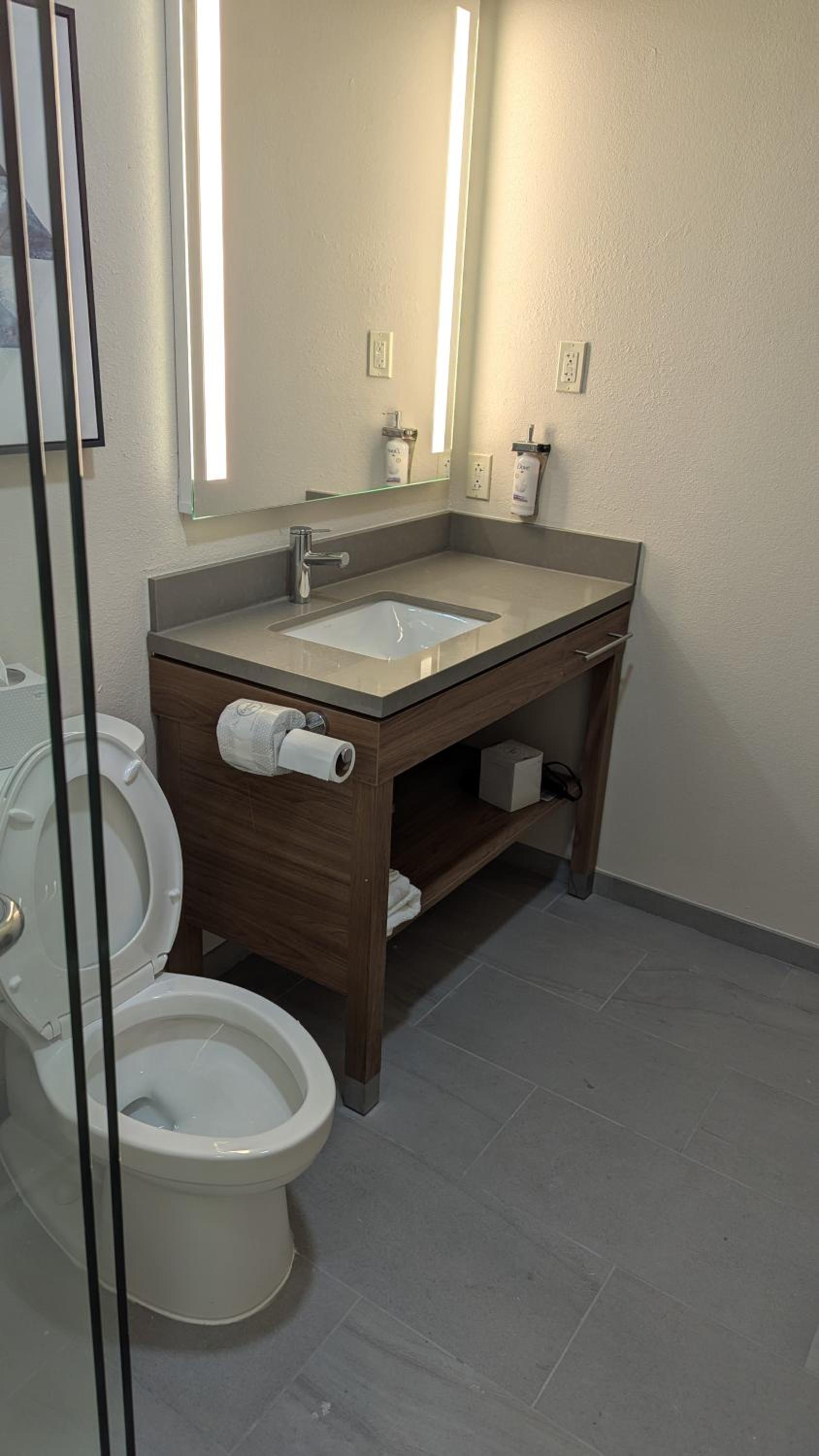 Studio Suite - Photo 3