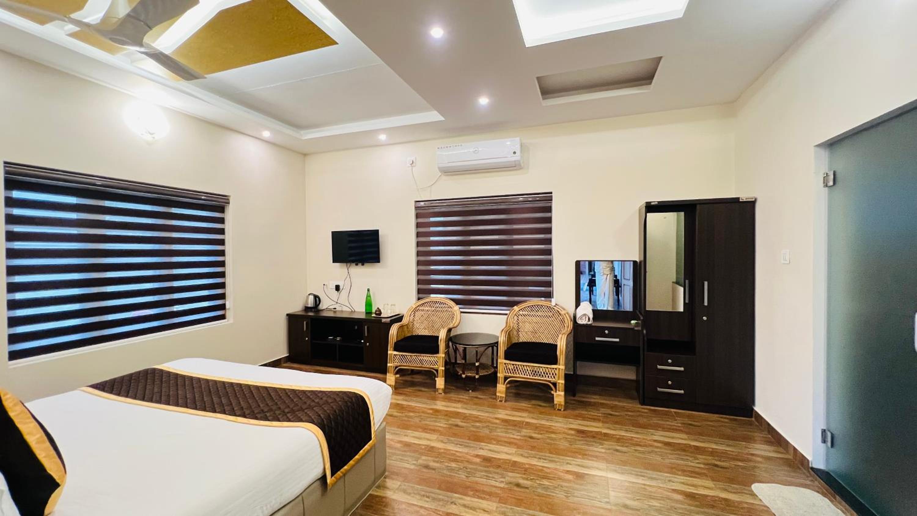 Double Room with Lake View photo 3