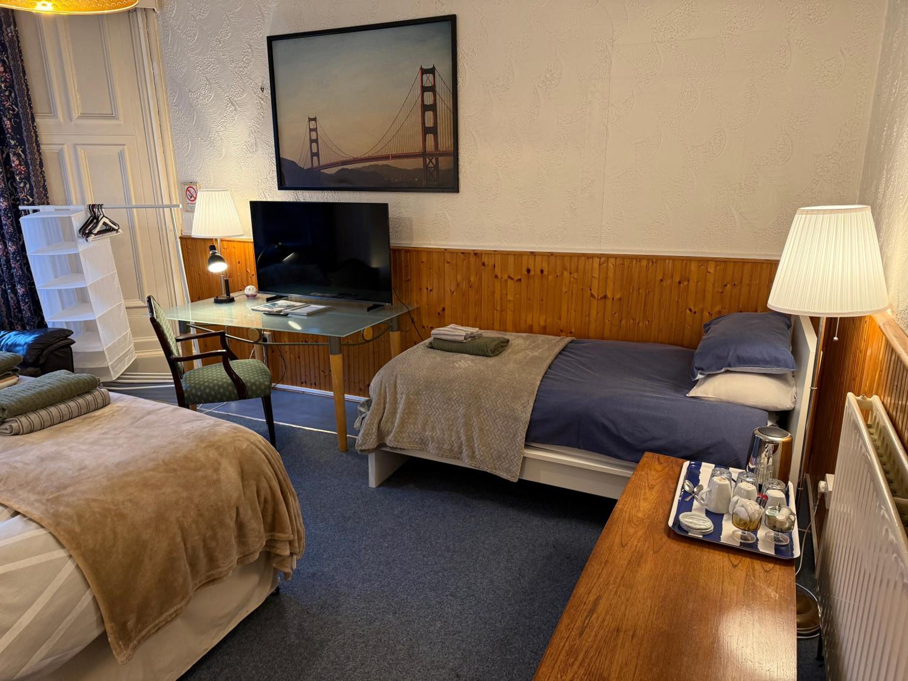 Classic Triple Room with Shared Bathroom