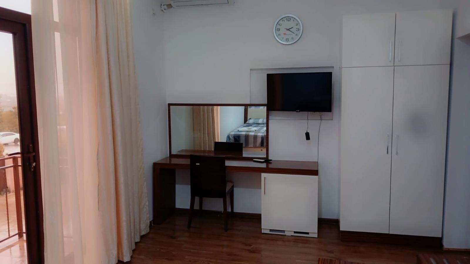 Twin Room with Private Bathroom photo 1