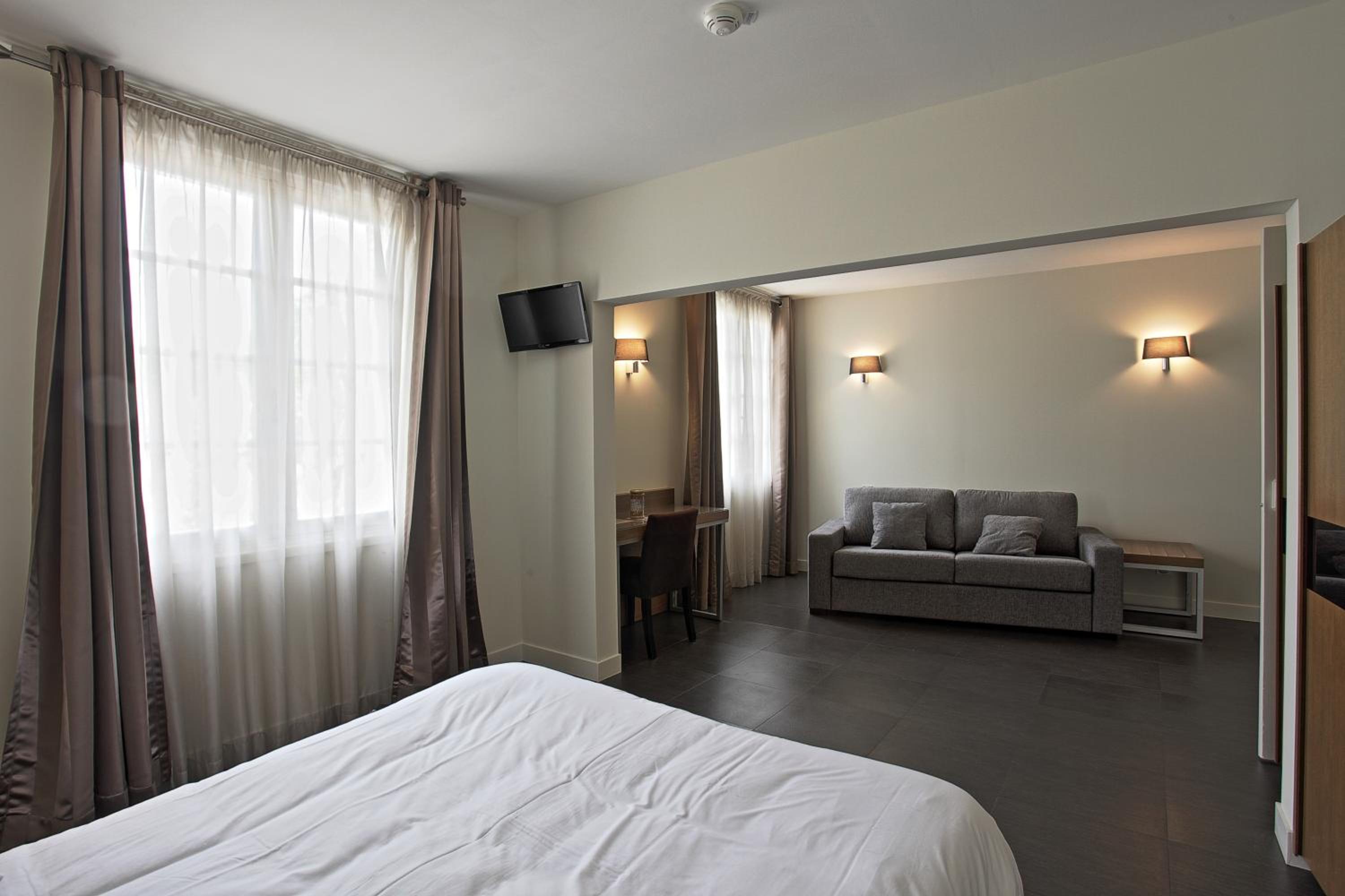 Superior Quadruple Room - Photo 2