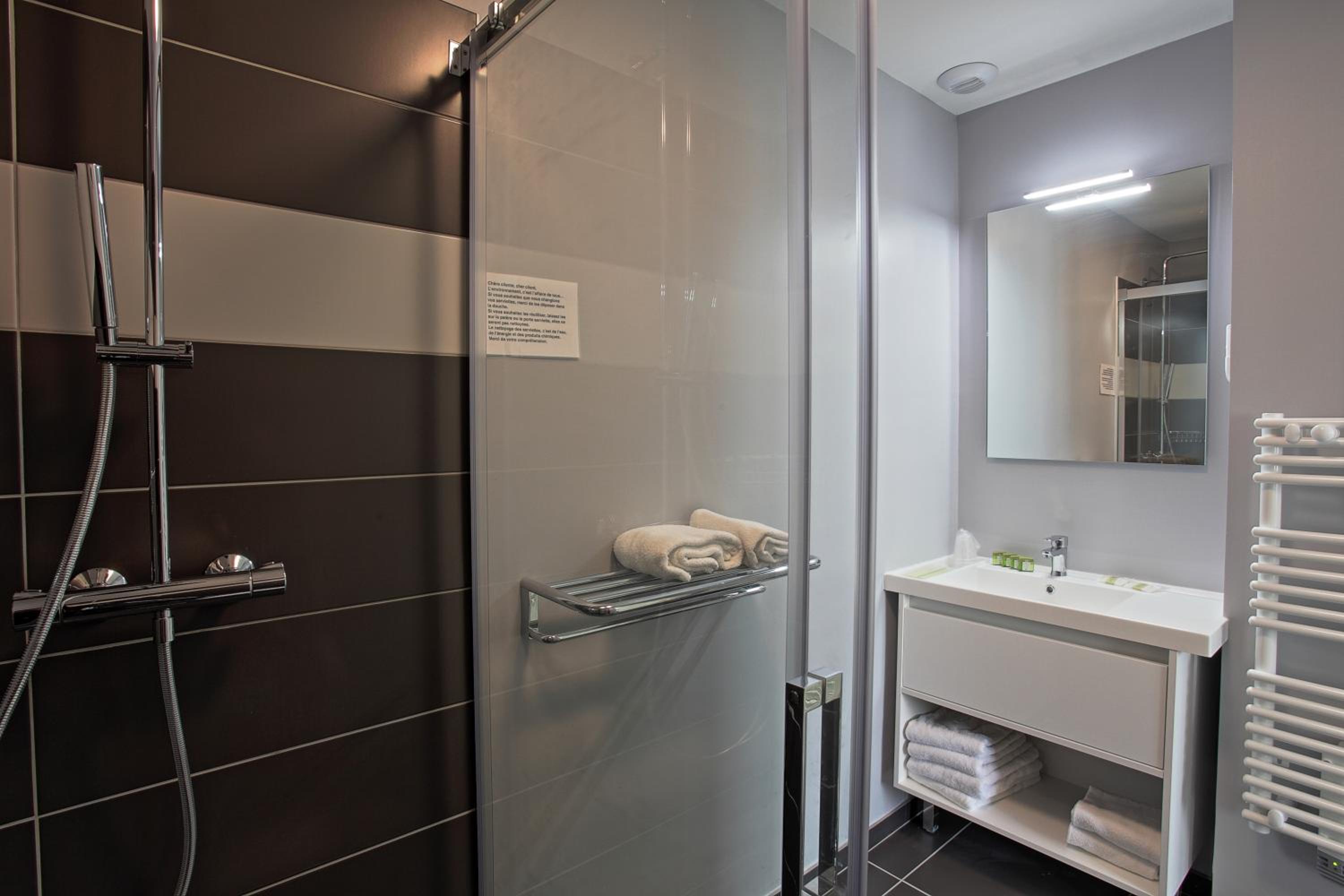 Superior Quadruple Room - Photo 3