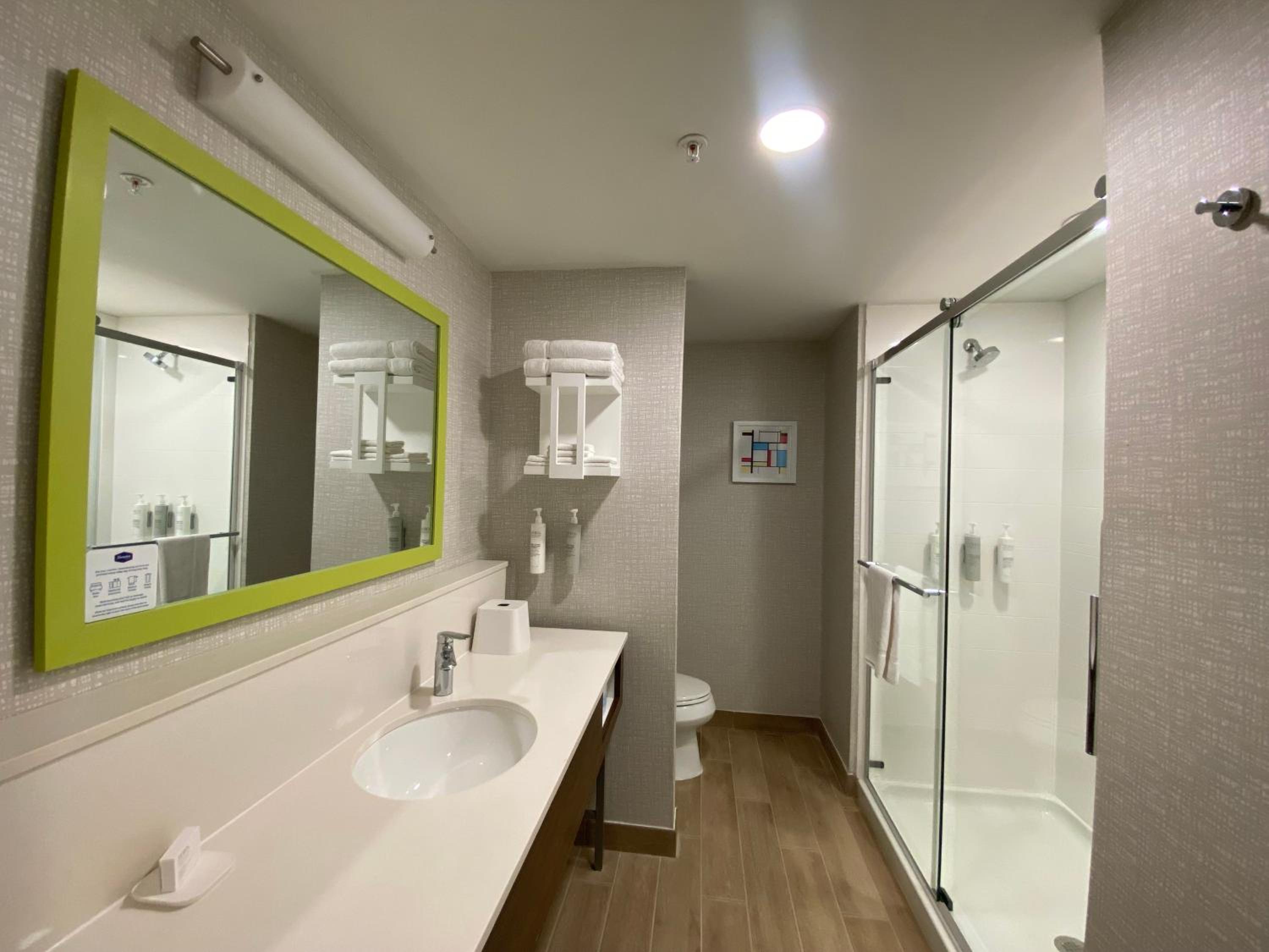 King Room - Hearing Access - Photo 3
