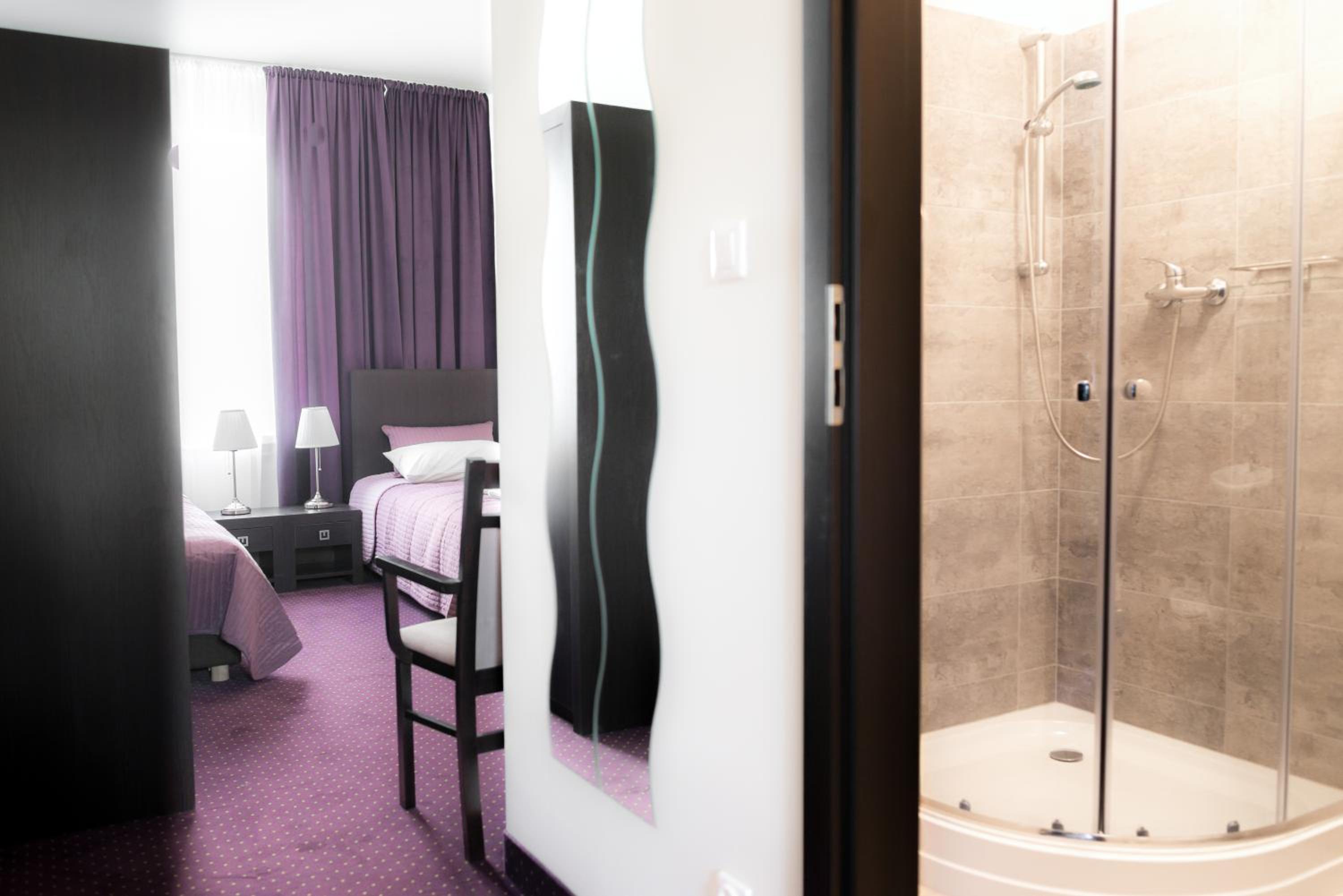Double Room - Photo 4