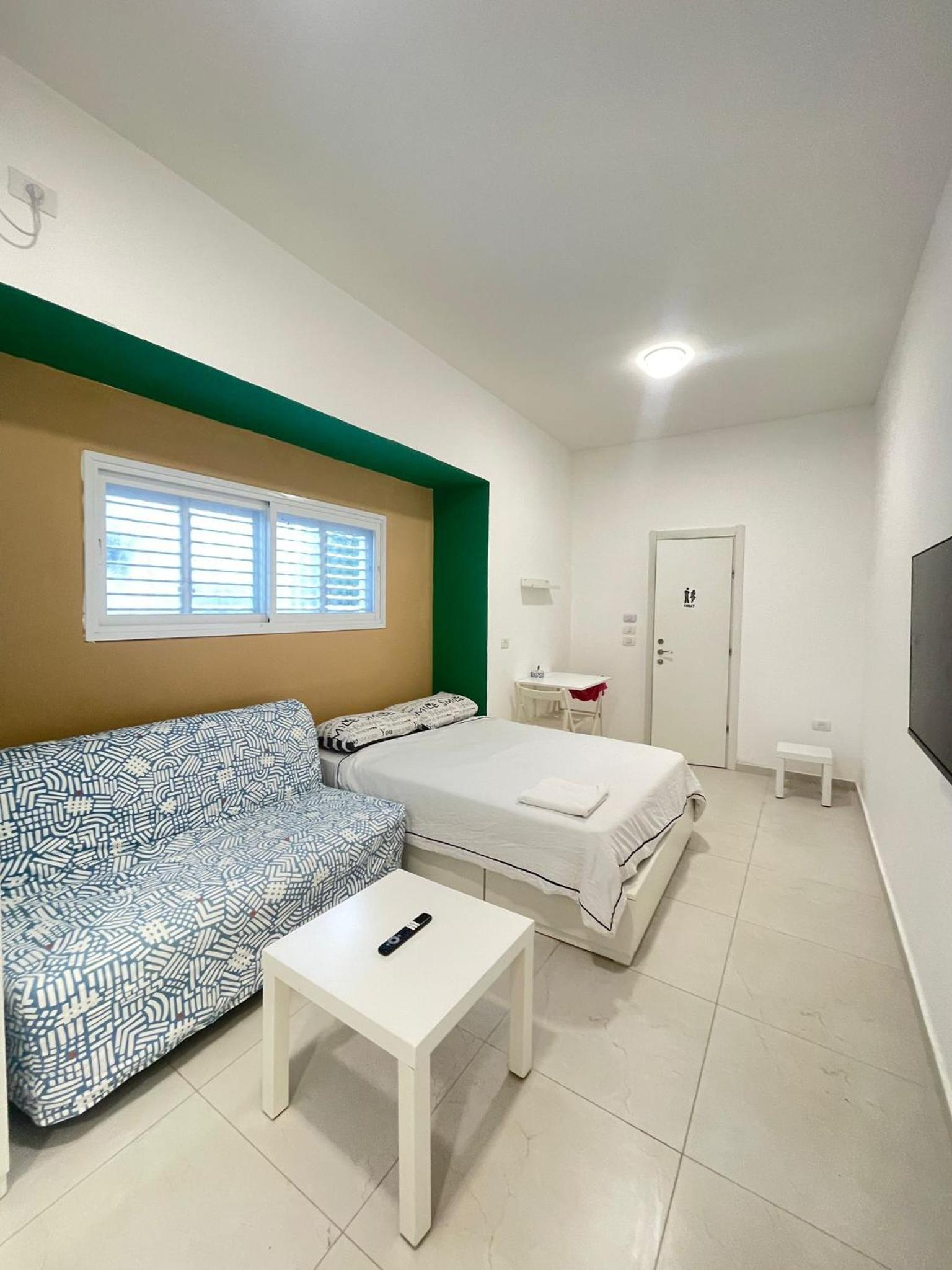 Apartment with Shower photo 2