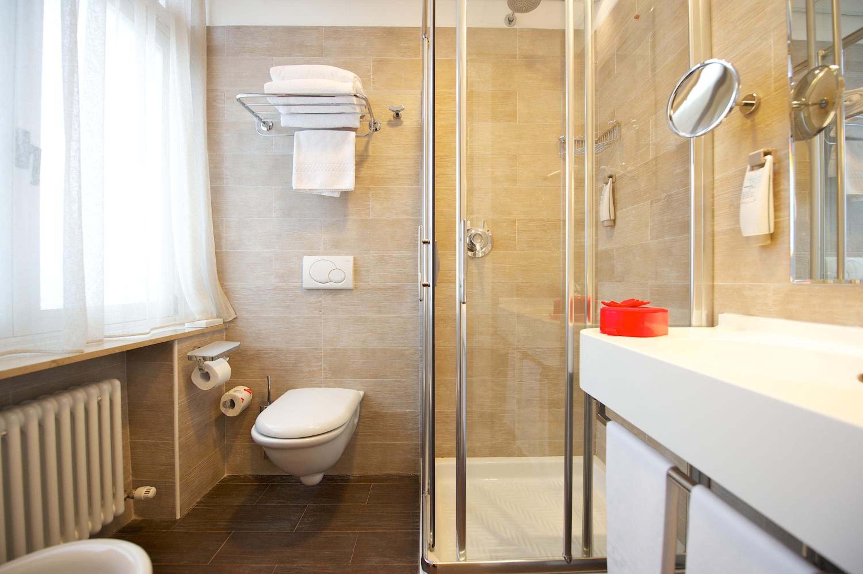 Standard Double Room - Photo 8