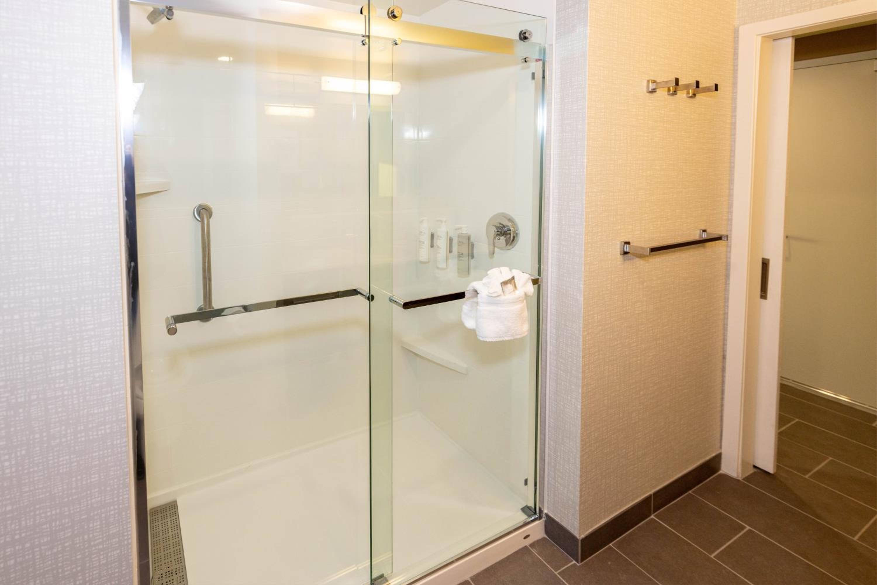 King Room - Hearing Access - Photo 2