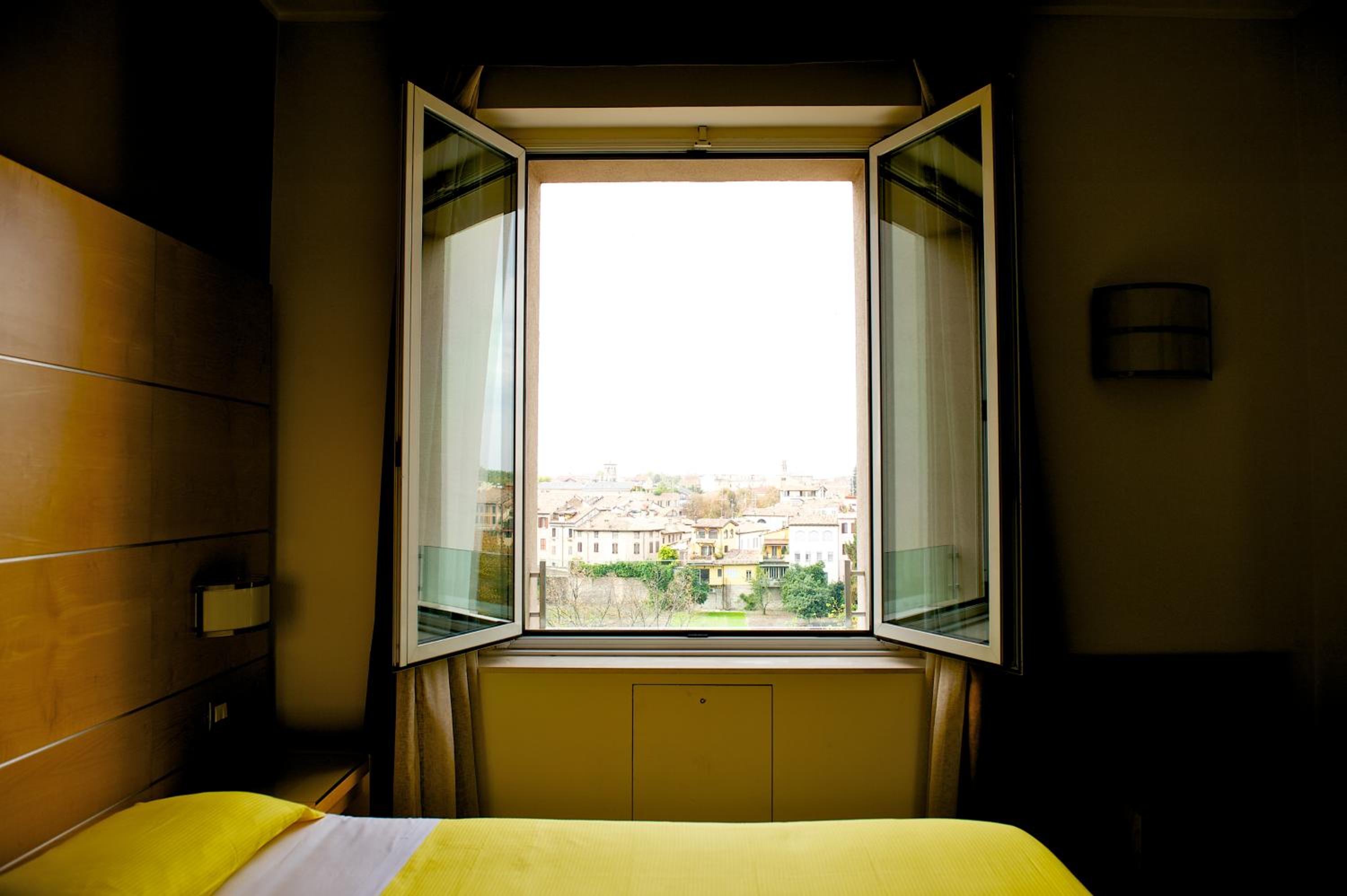 Standard Double Room - Photo 2