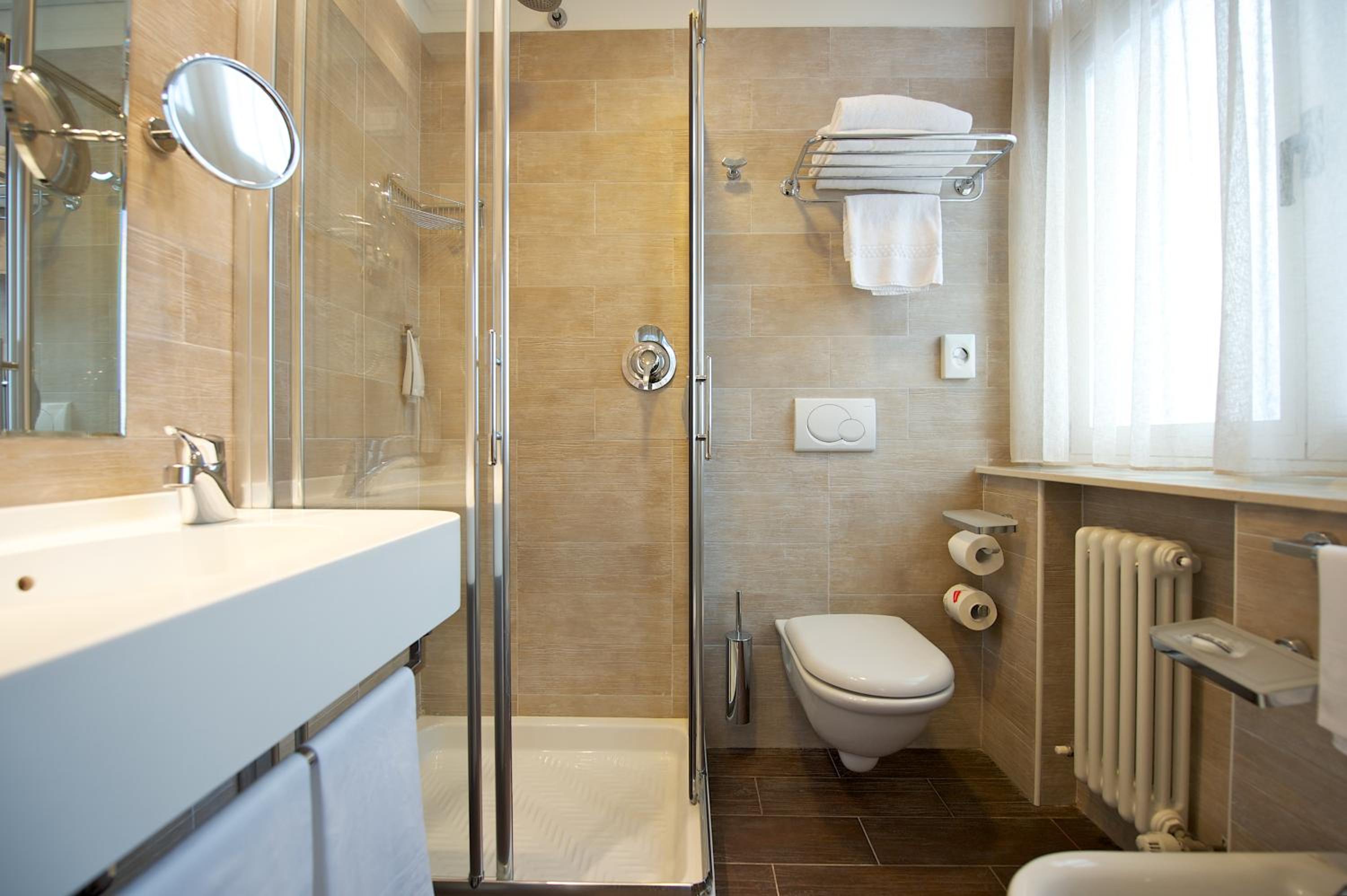 Standard Double Room - Photo 7