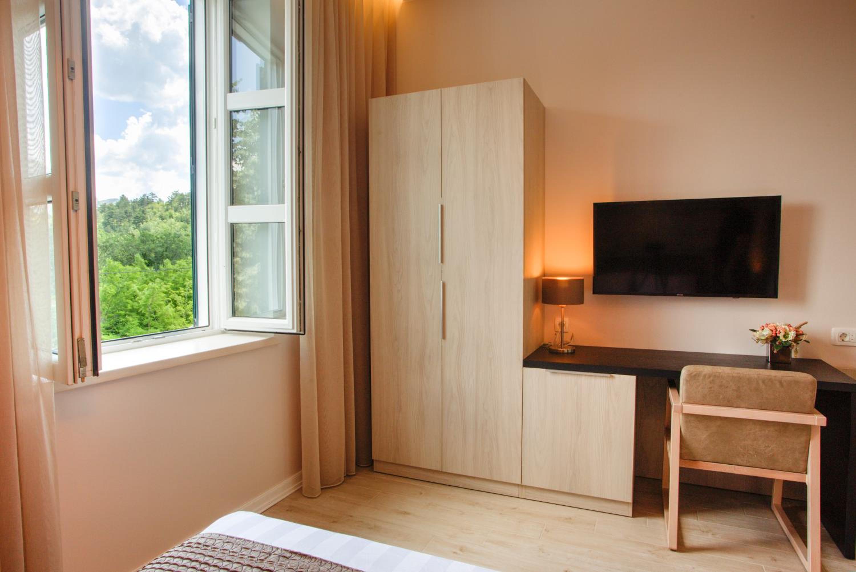 Double Room with Private Bathroom photo 3