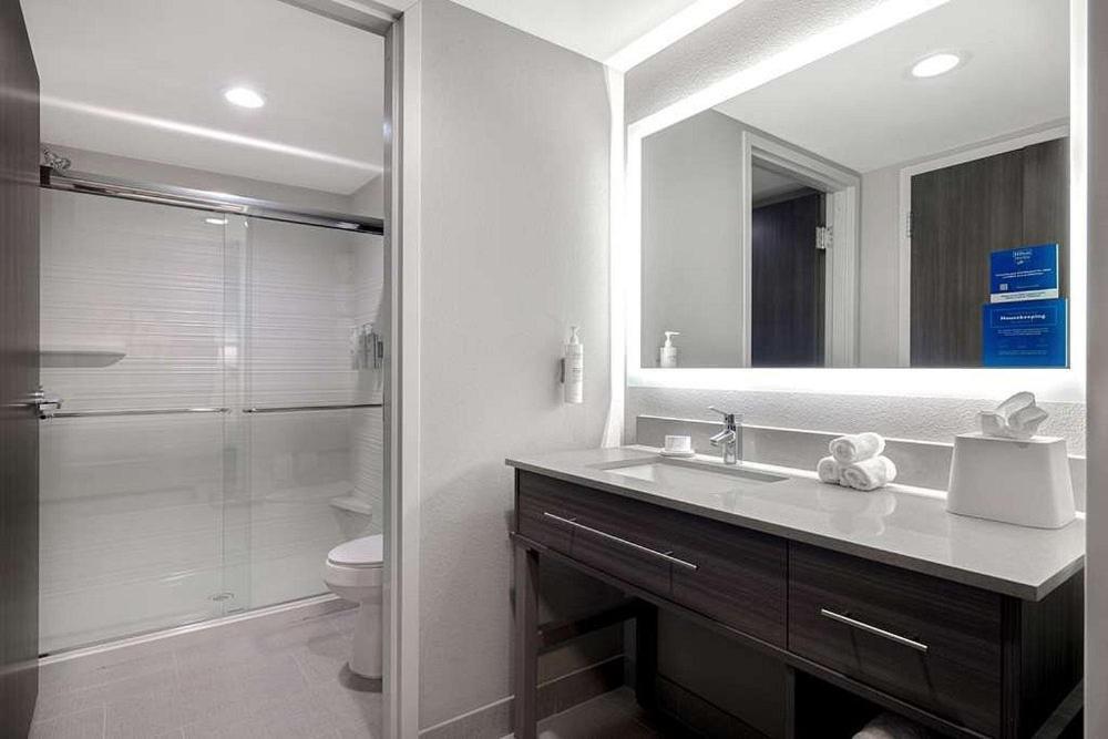 One-Bedroom King Suite - Photo 1