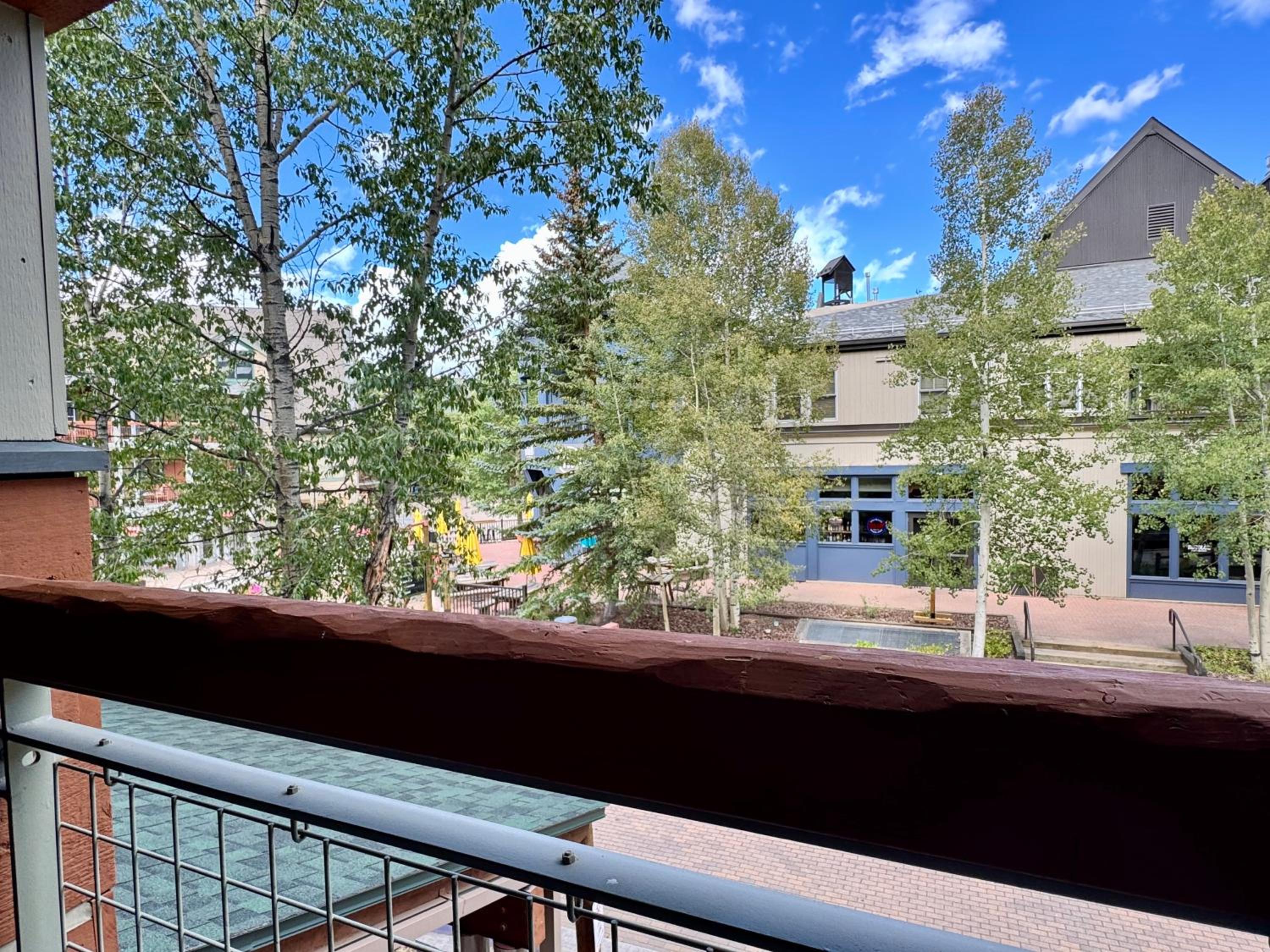 One-Bedroom Apartment with Balcony photo 2
