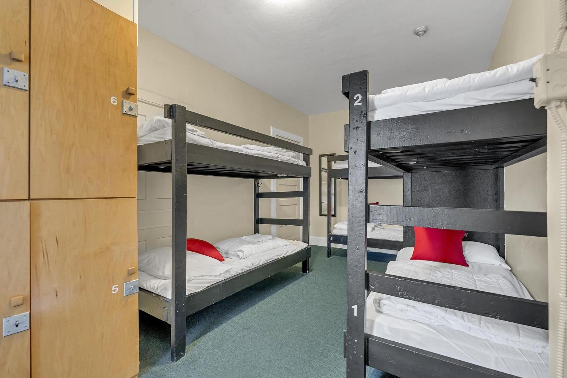 Single Bed in Male Dormitory Room photo 1