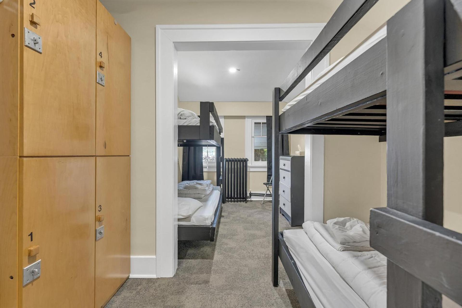 4-Bed Mixed Dormitory Room photo 2