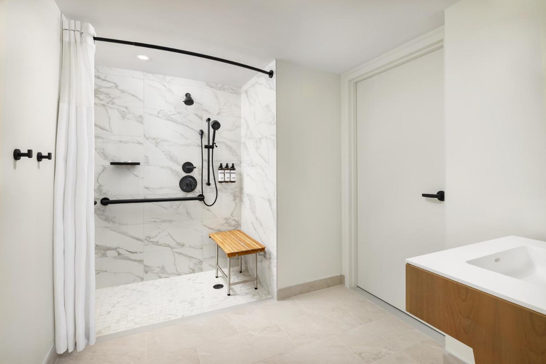 King Room with Roll-In Shower - Disability Access photo 3