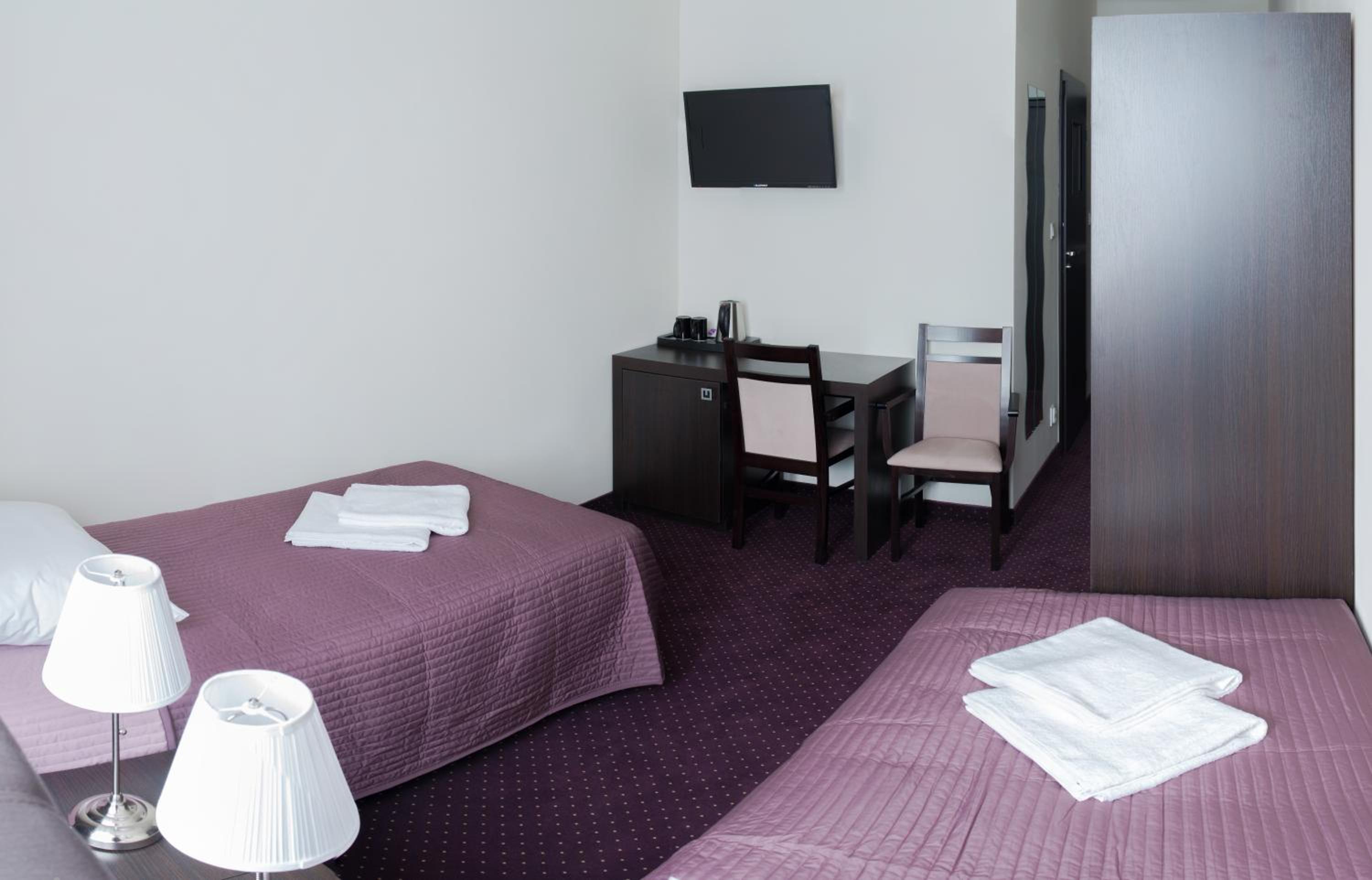 Double Room - Photo 7