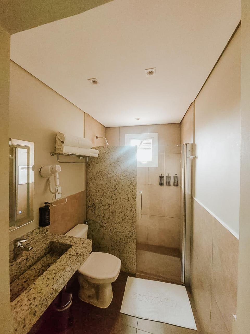 Queen Suite photo 2