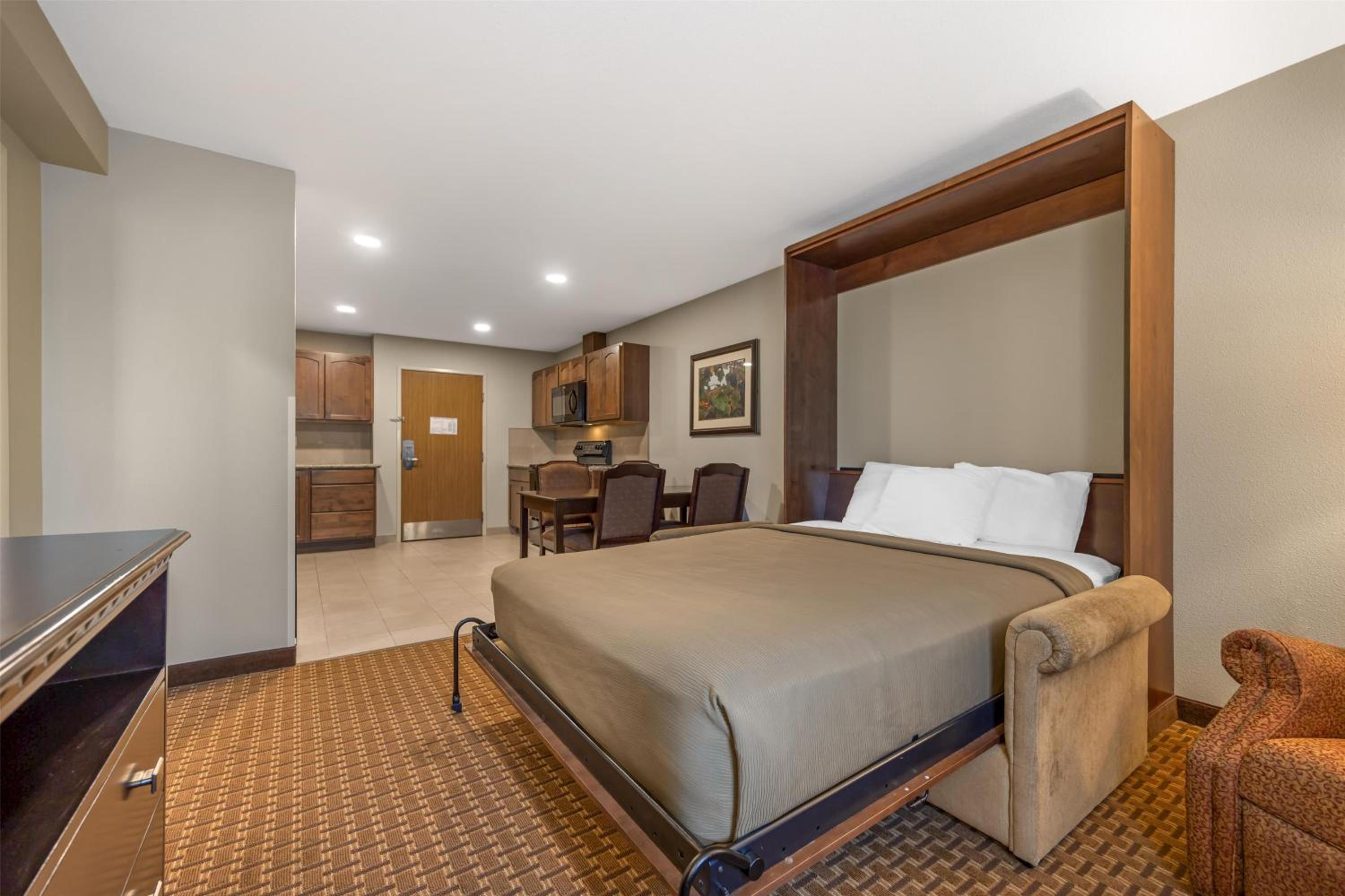 Best Western Plus Vintage Valley Inn