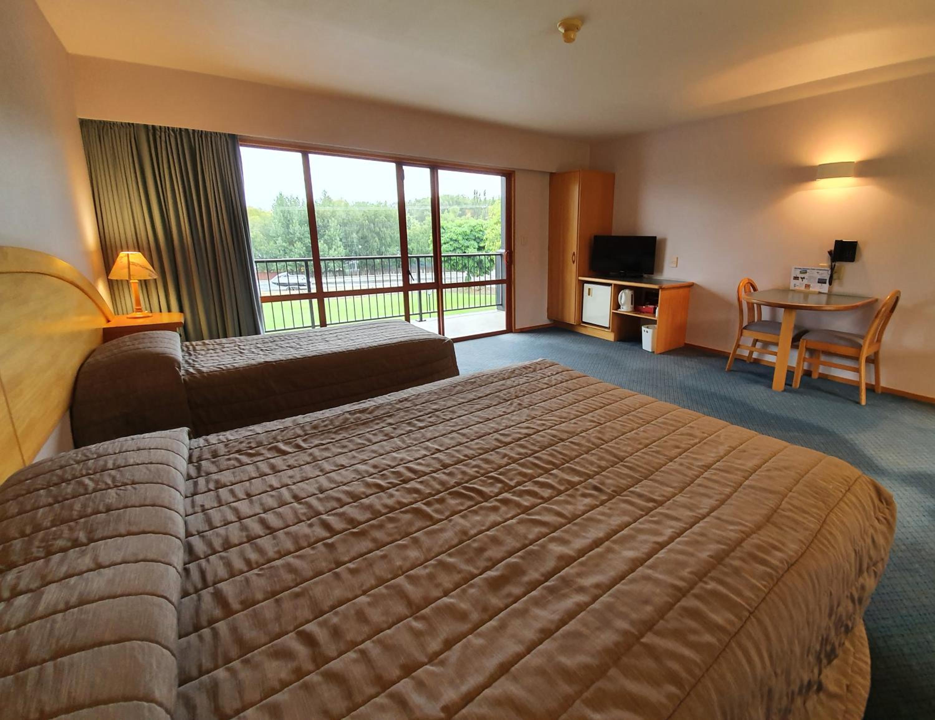 Superior Hotel Room - Balcony - Photo 2