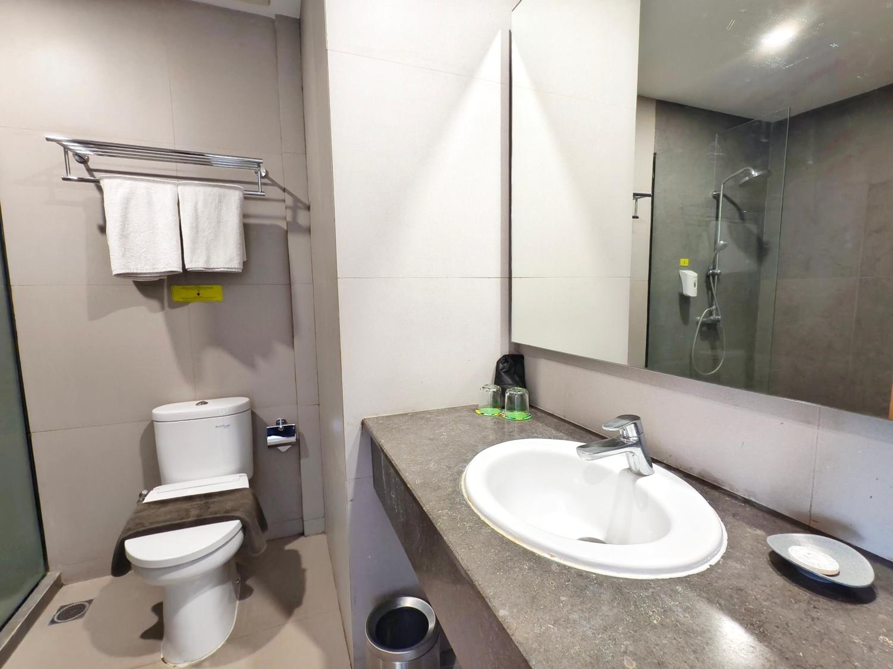Deluxe Double Room with Balcony and Sea View photo 2