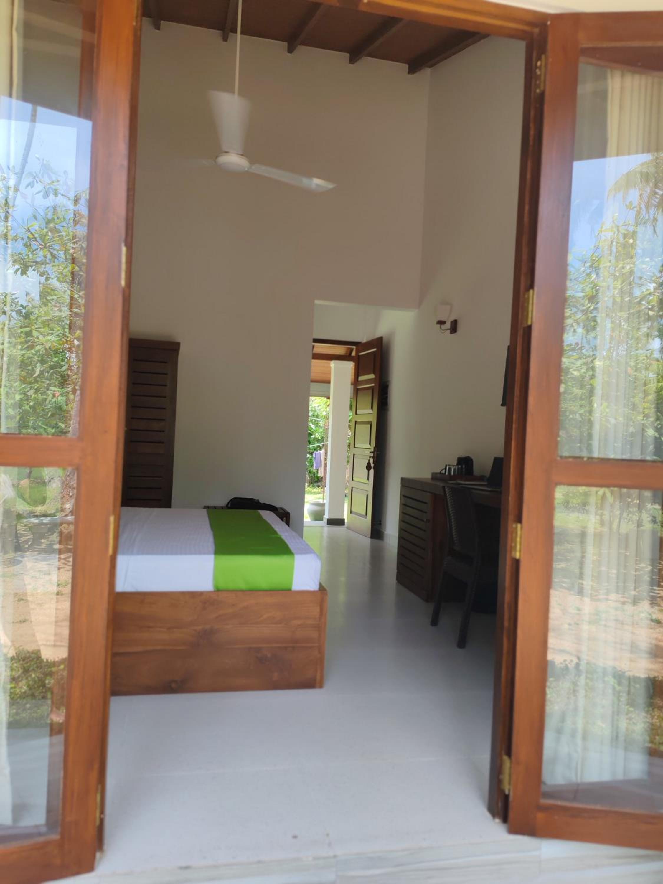 Deluxe Double Room (2 Adults + 1 Child)