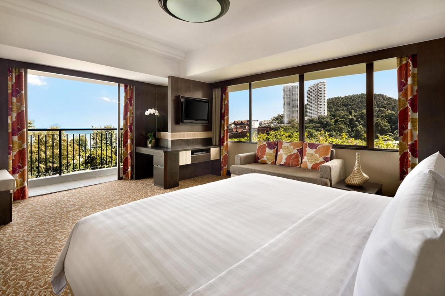 Executive Suite - Photo 1