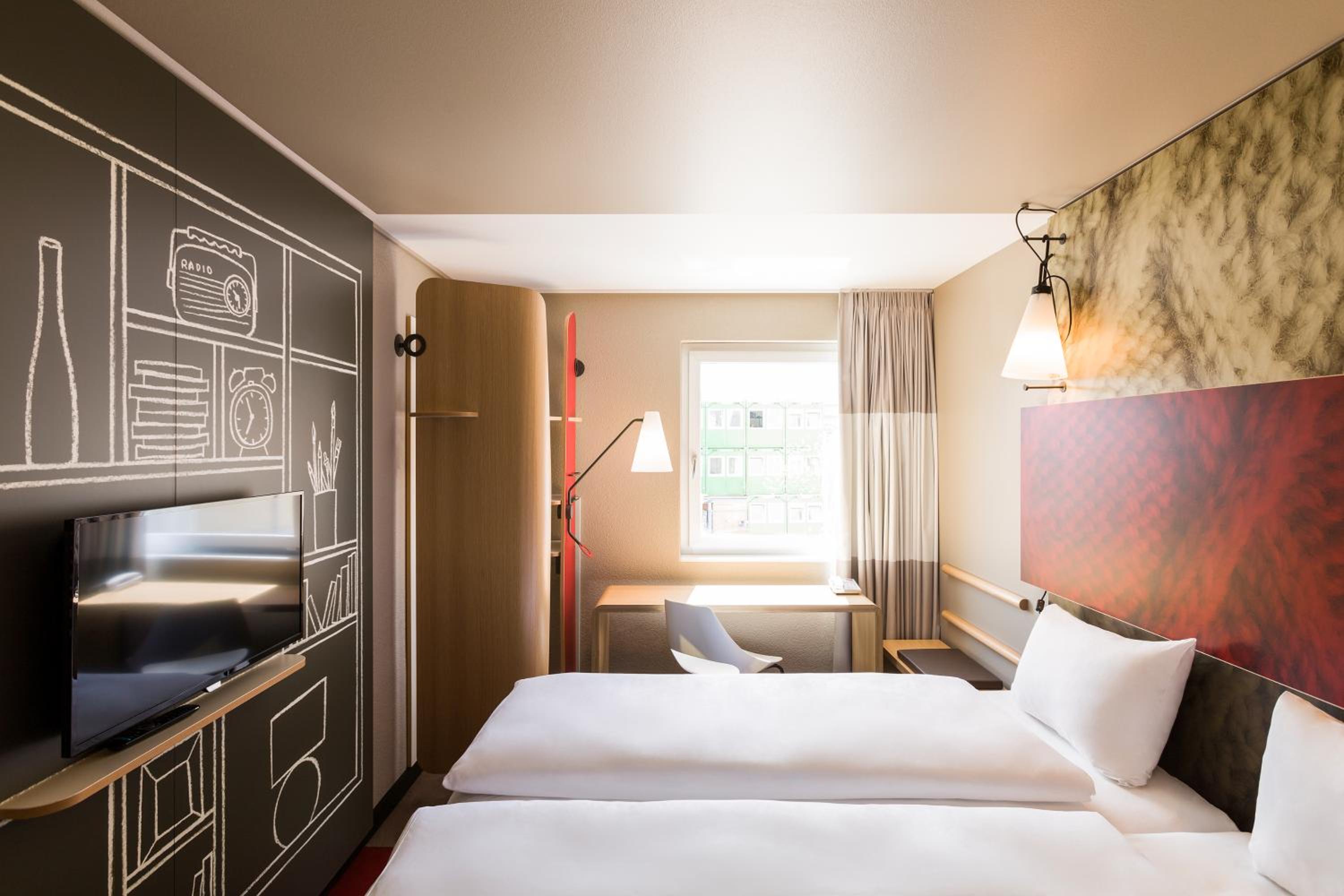 Twin Room - Photo 2